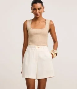 Short Reto Alfaiatado com Cinto Elástico Afivelado