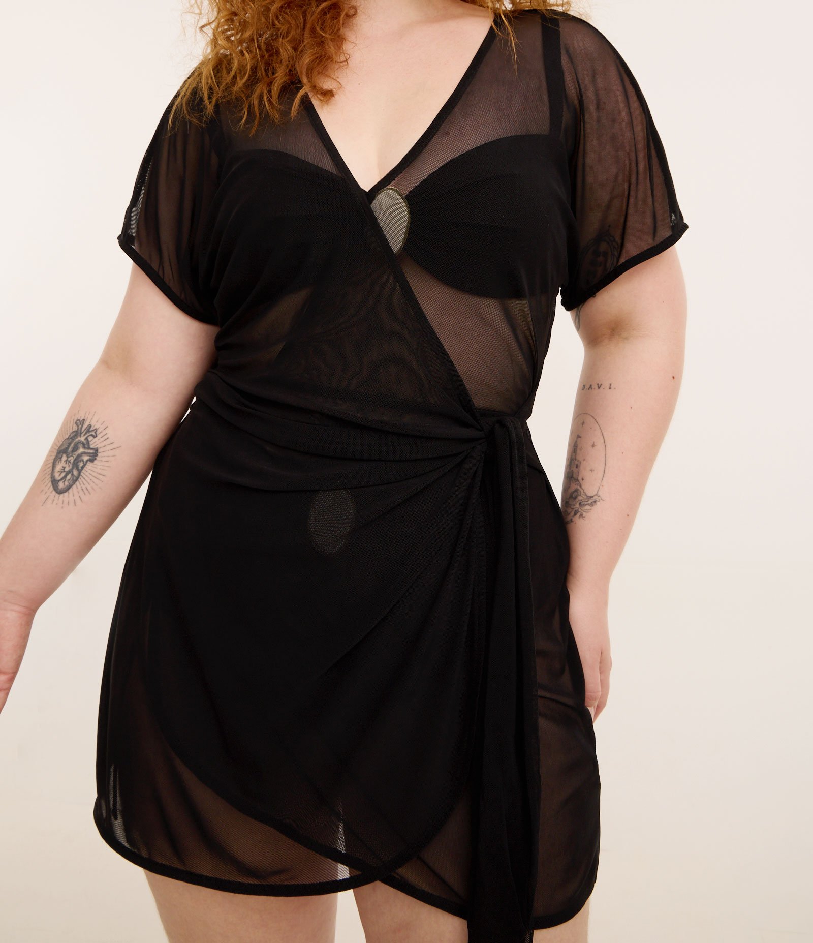 Saída de Praia Vestido Envelope em Tule com Amarração Preto 4