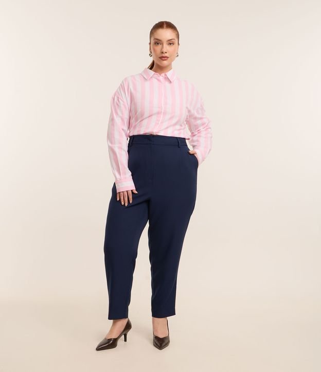 Calça Cenoura Alfaitada com Pregas Curve & Plus Size