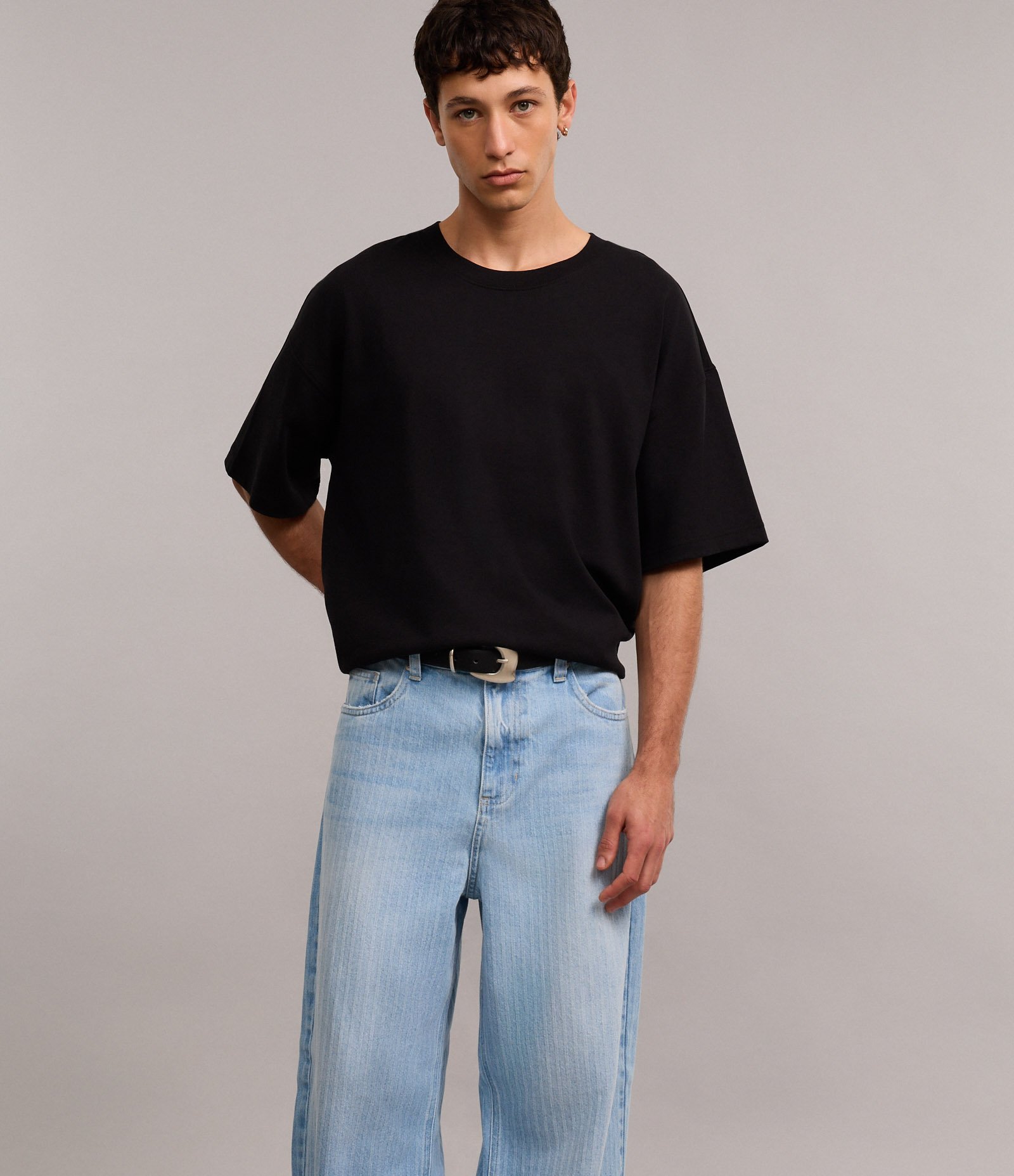 Calça Super Baggy em Jeans com Textura e Bolsos Claro 4