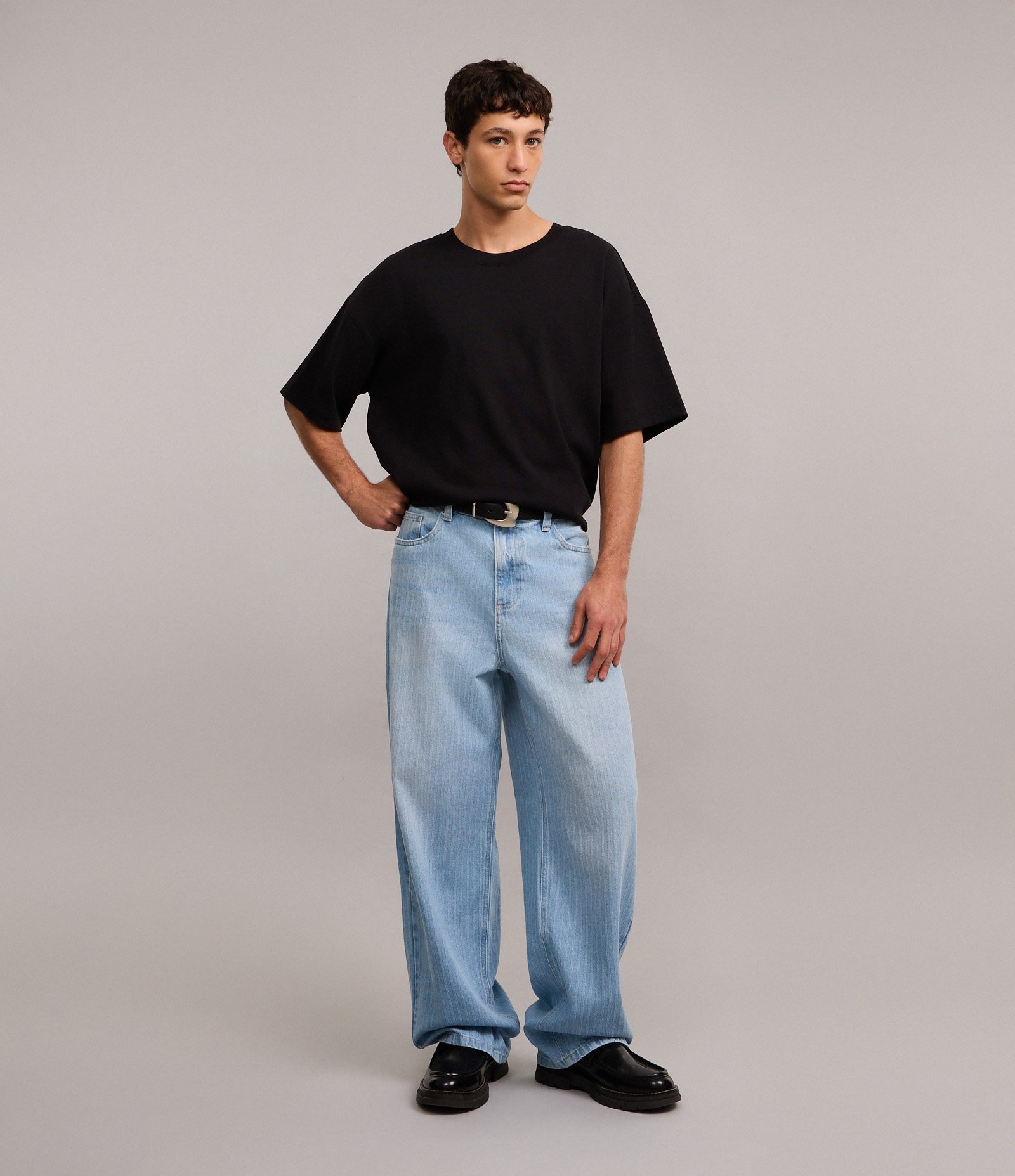Calça Super Baggy em Jeans com Textura e Bolsos Claro 5
