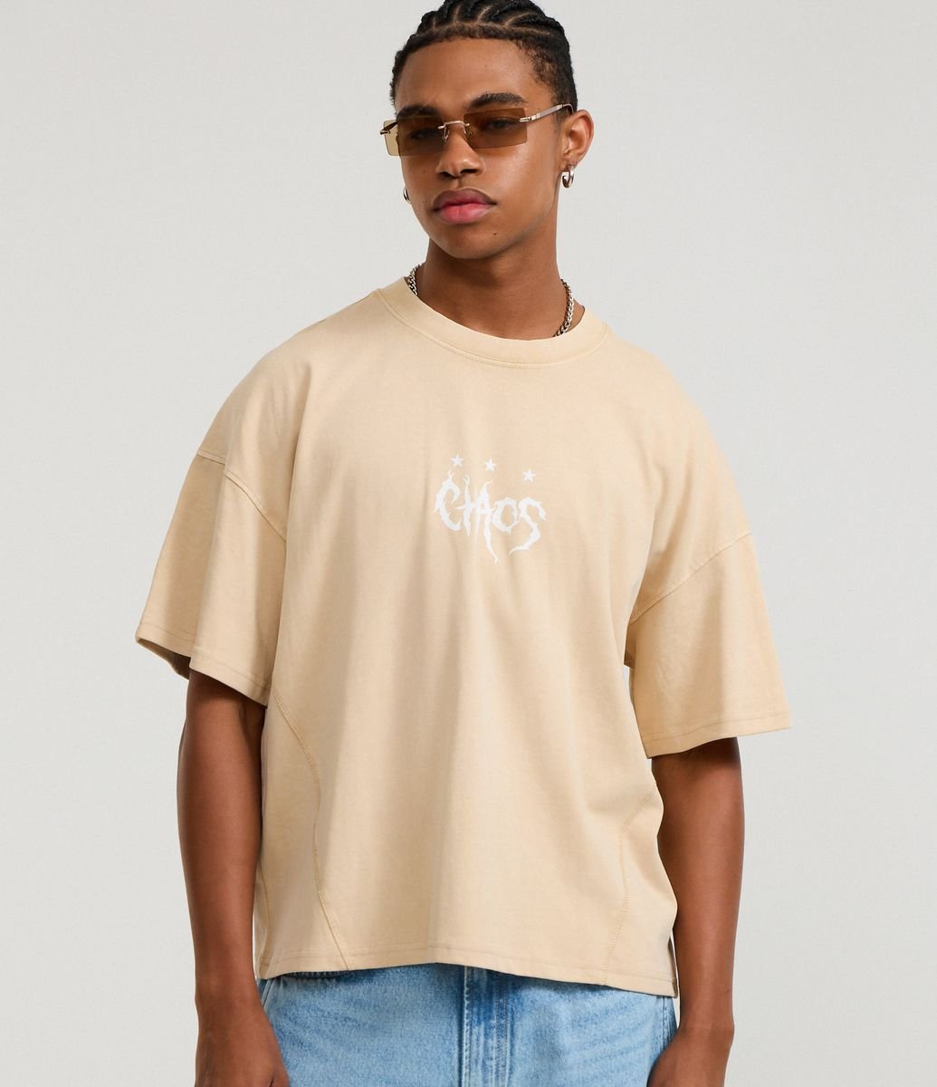 Camiseta Boxy em Algodão com Estampa Frente e Costas Chaos Bege