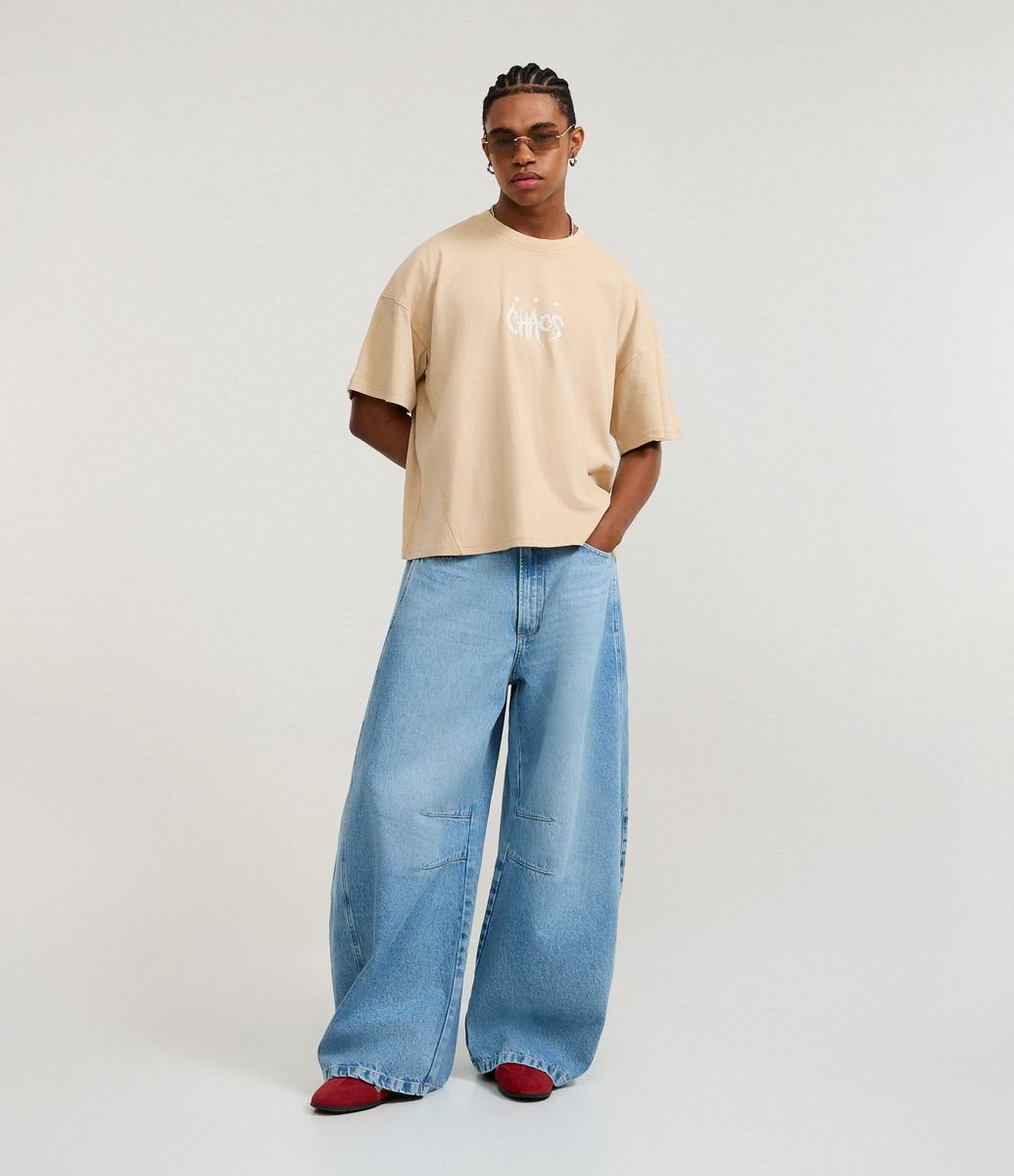 Camiseta Boxy em Algodão com Estampa Frente e Costas Chaos Bege