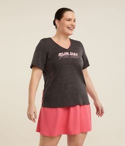 Camiseta Esportiva em Tecnologia Dry com Lettering Run Day Fun Day Curve & Plus Size
