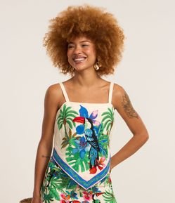 Blusa Baby Look em Viscose com Estampa de Tucano e Barra em V