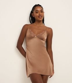 Camisola em Microfibra Acetinada com Detalhe de Renda