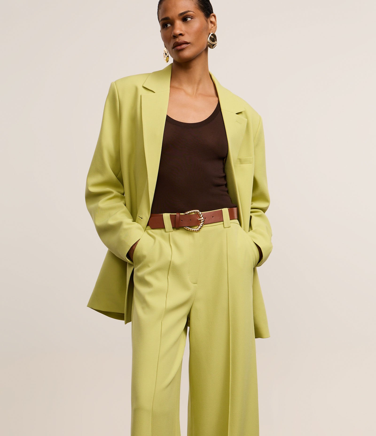 Calça Wide Leg Alfaiatada com Linho e Cinto de Fivela Torcida Verde Abacate 2