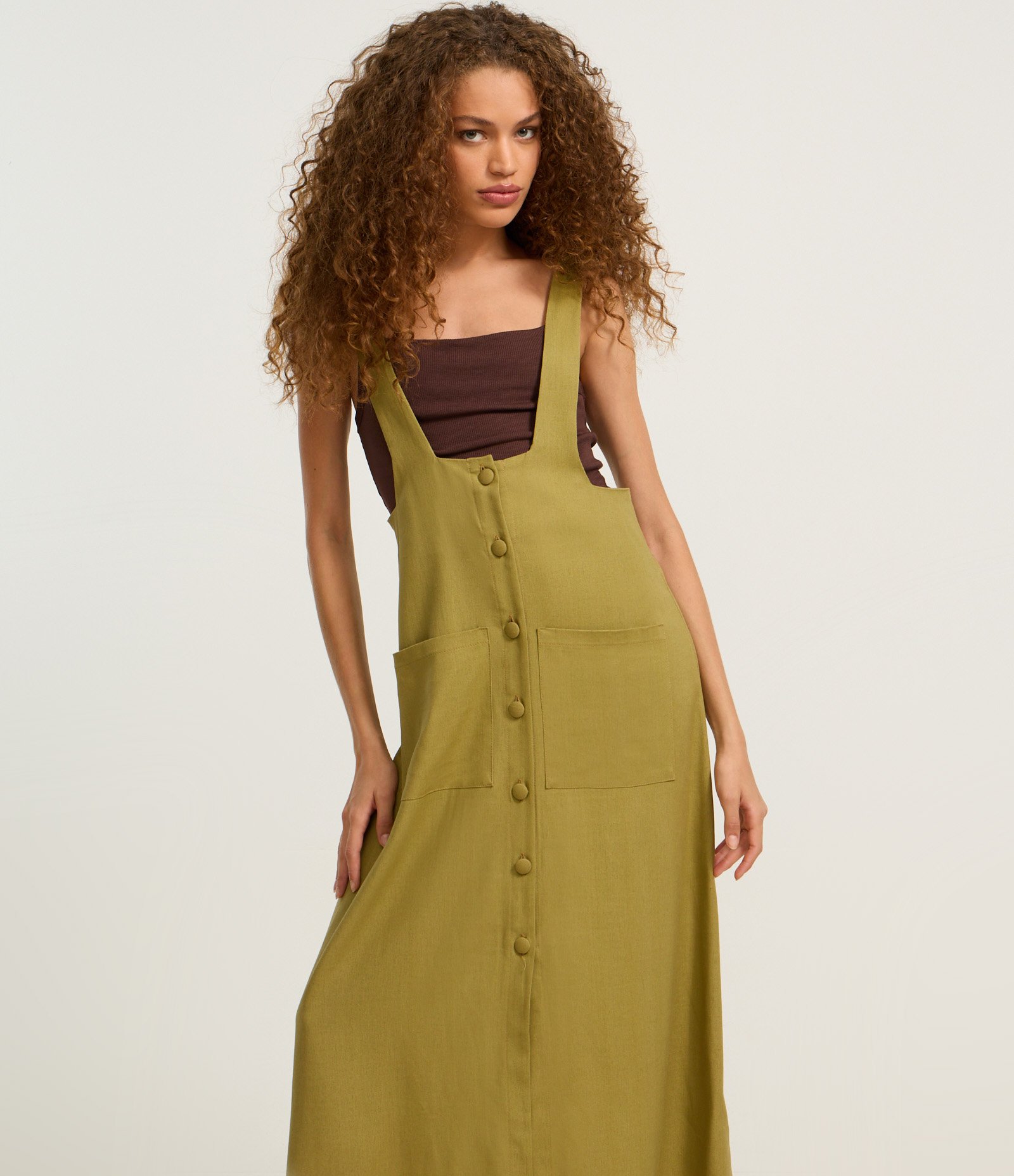 Vestido Midi em Viscolinho com Botões e Bolsos Verde 2