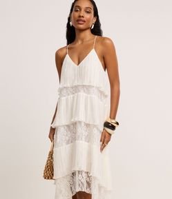 Vestido Evasê Midi em Chiffon com Sobreposição e Renda Floral