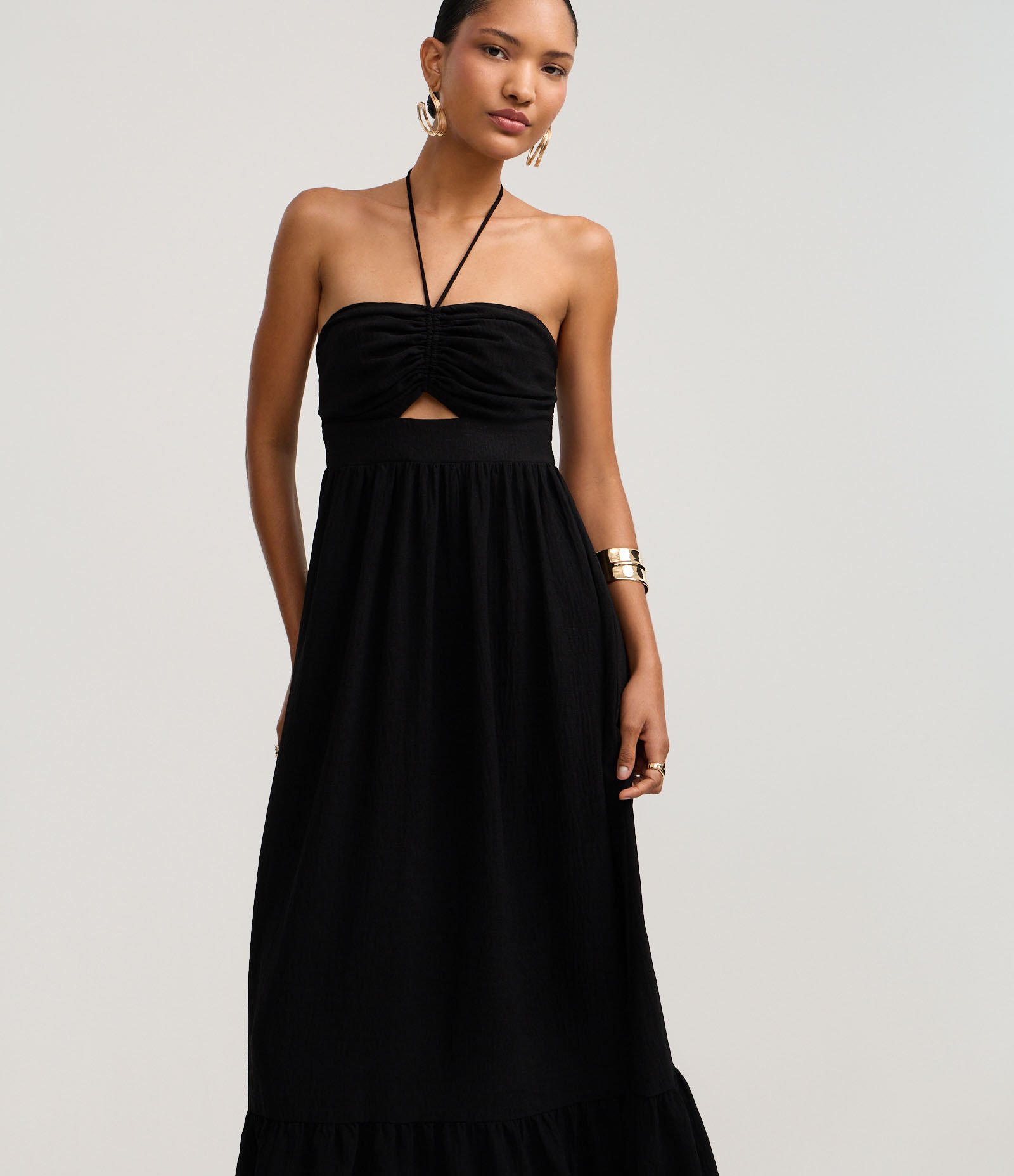 Vestido Evasê Midi em Airflow com Decote Coração Preto 2