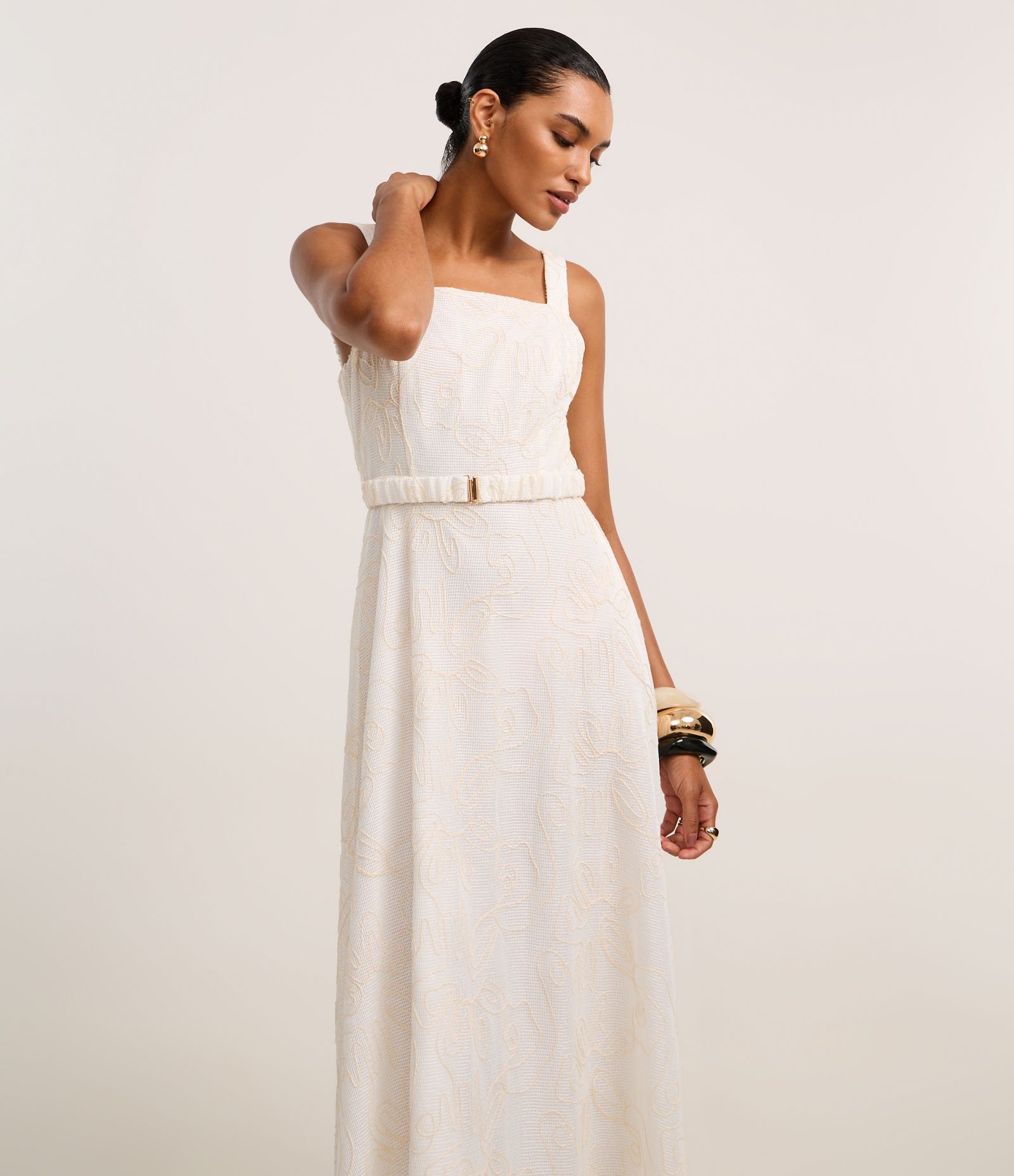 Vestido Evasê Midi com Decote Quadrado e Bordado Abstrato Off White 2