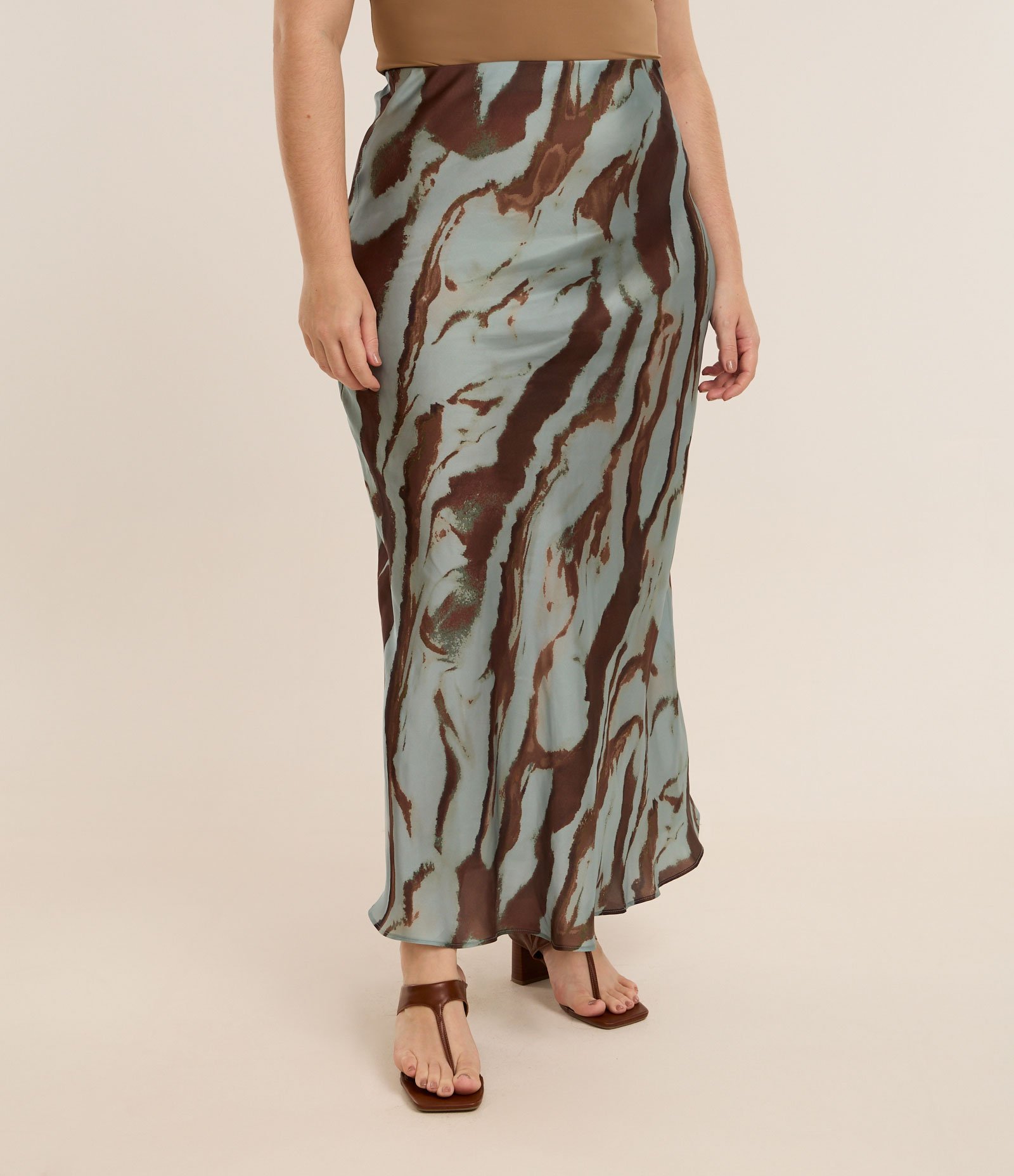 Saia Longa com Estampa de Manchas Curve & Plus Size Verde/Marrom 3