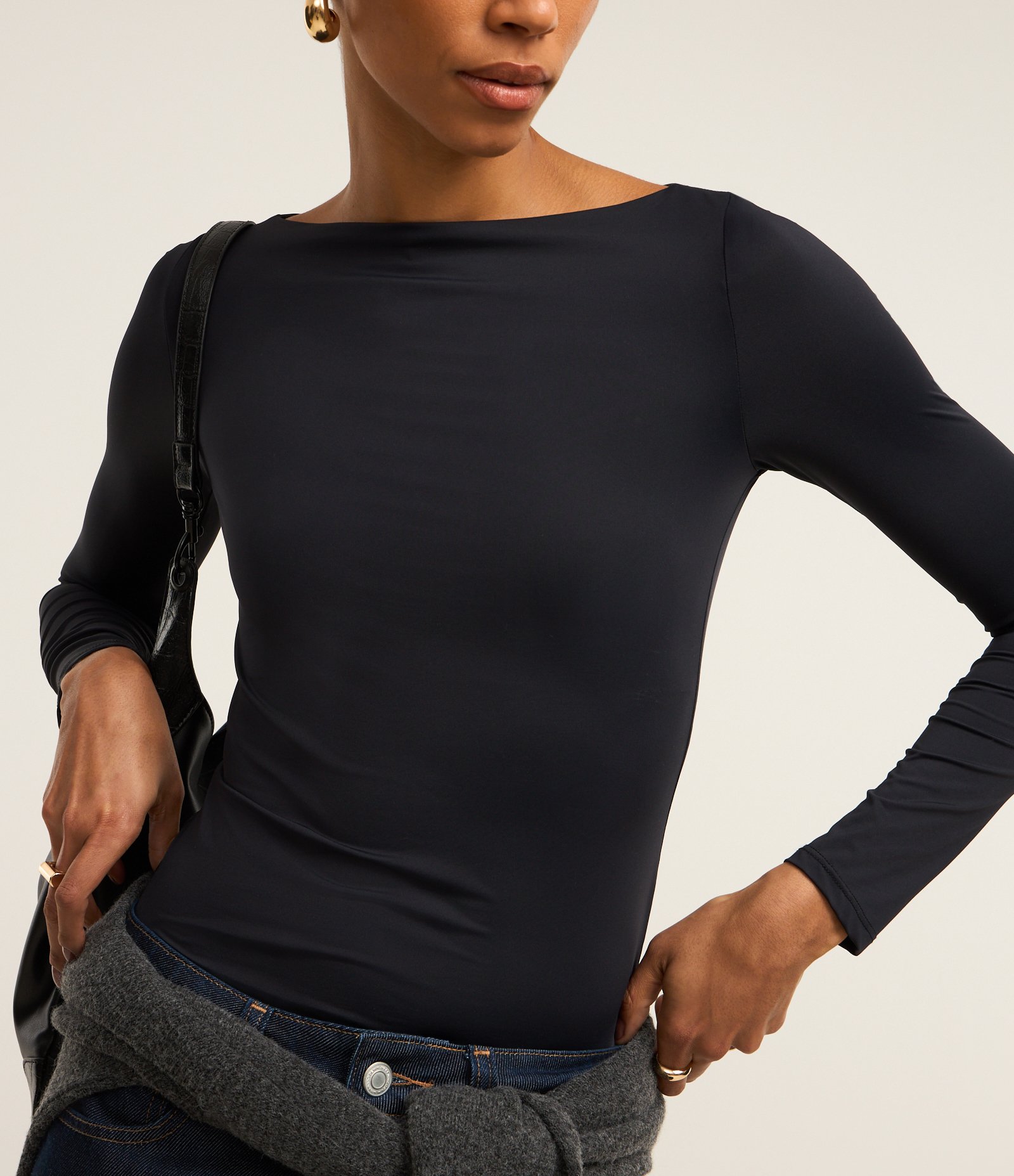 Blusa Regular em Poliamida com Decote Canoa Preto 3