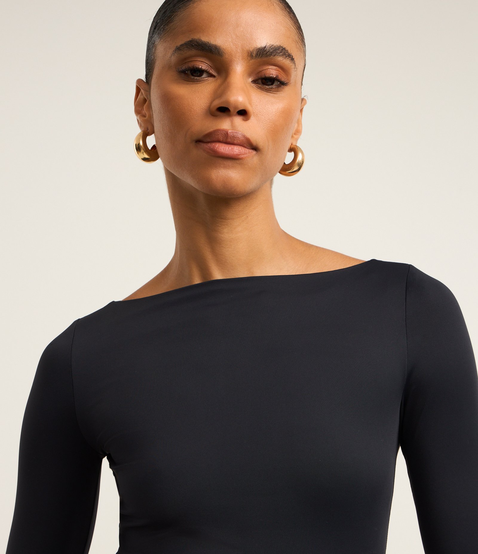 Blusa Regular em Poliamida com Decote Canoa Preto 4