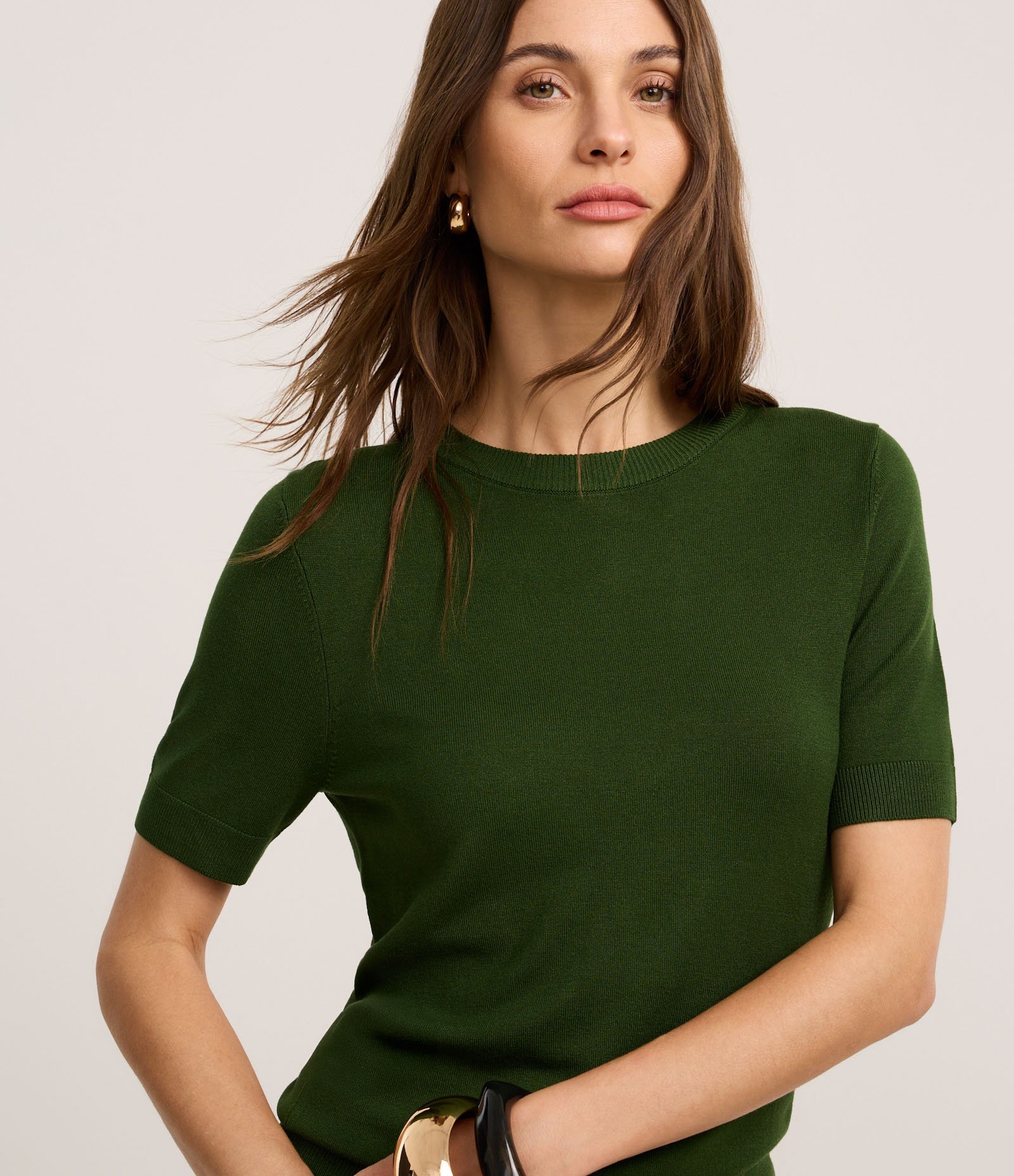 Blusa Básica em Tricô com Barra Canelada Verde 3