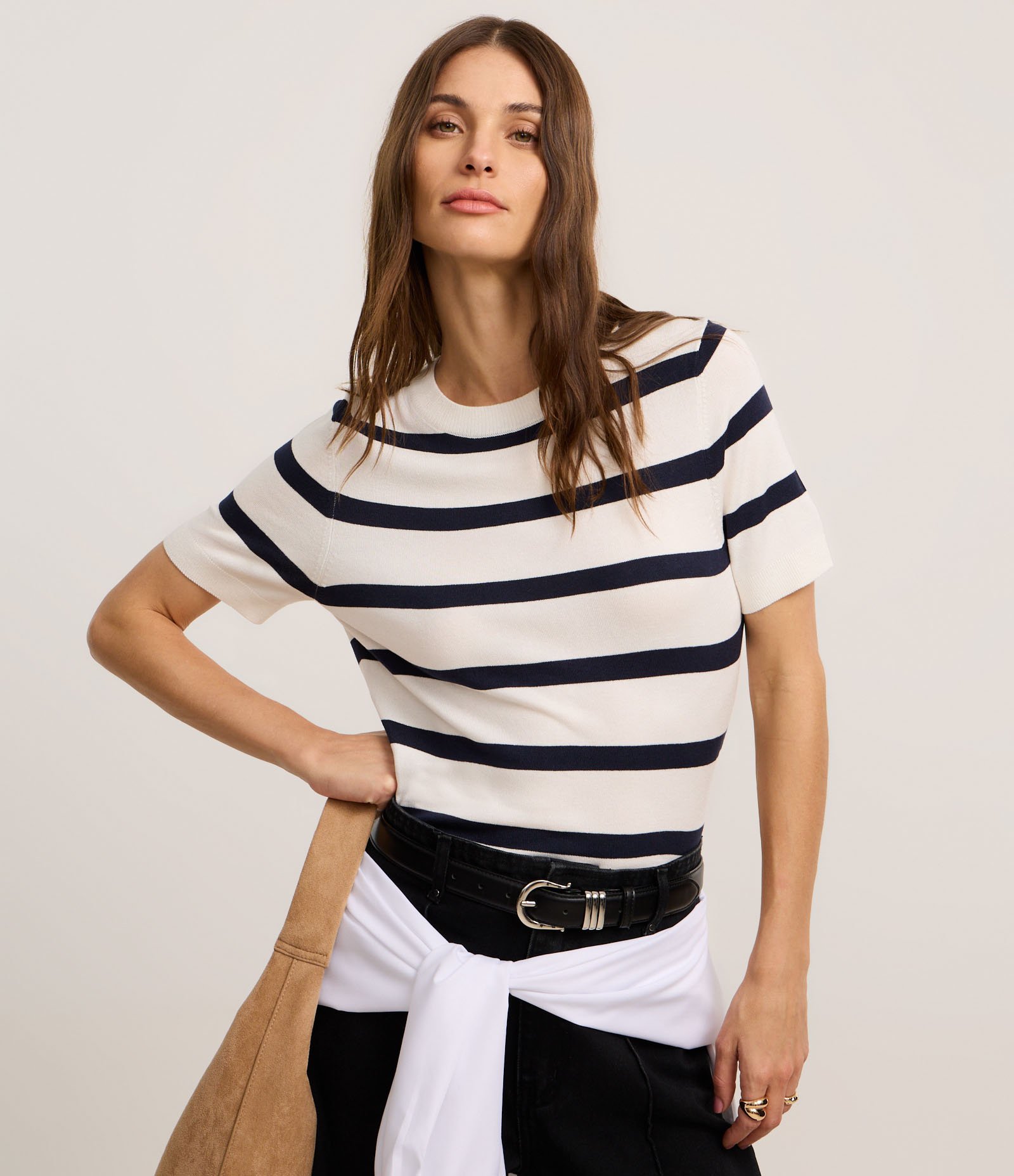 Blusa Básica Listrada em Tricô com Gola Redonda Azul Marinho/Branco 1