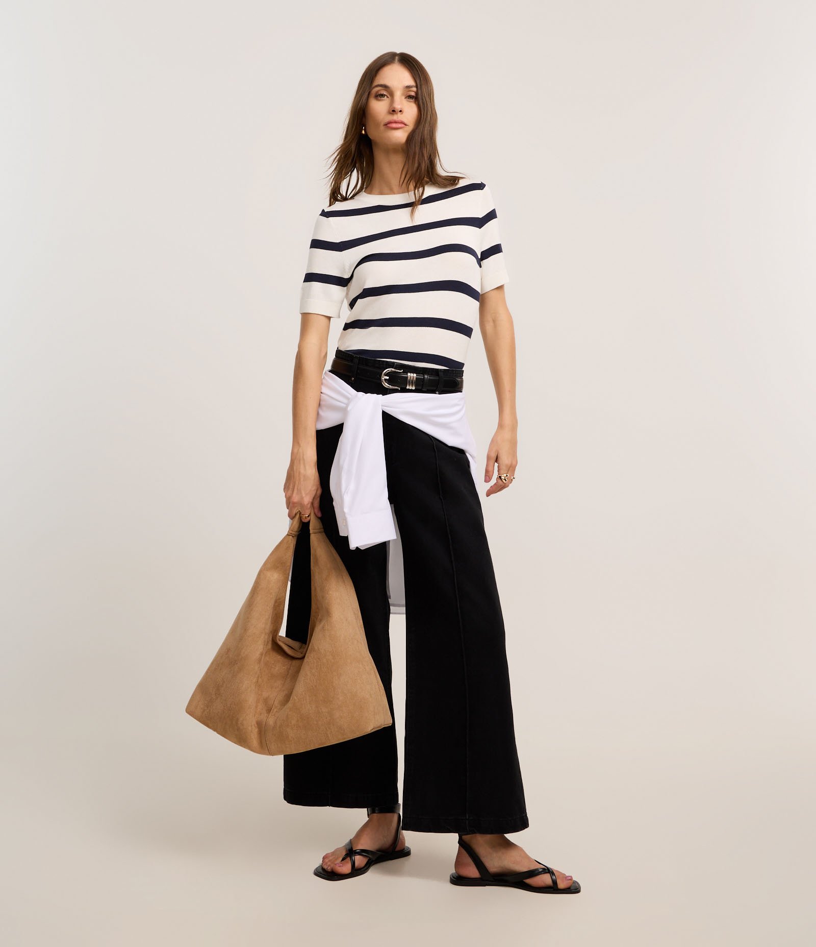 Blusa Básica Listrada em Tricô com Gola Redonda Azul Marinho/Branco 2