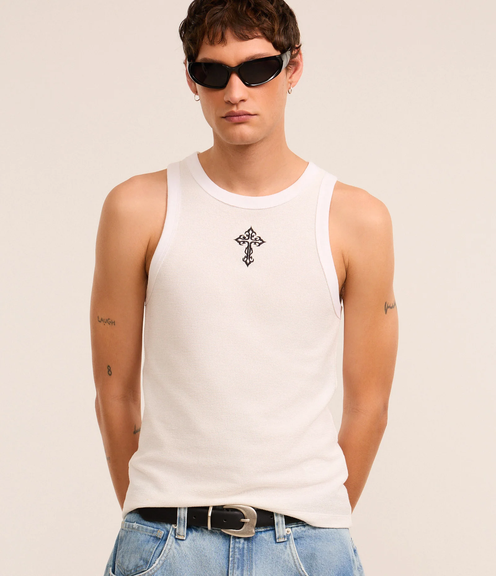 Regata Muscle em Algodão com Bordado de Cruz Texturizada Branco 4