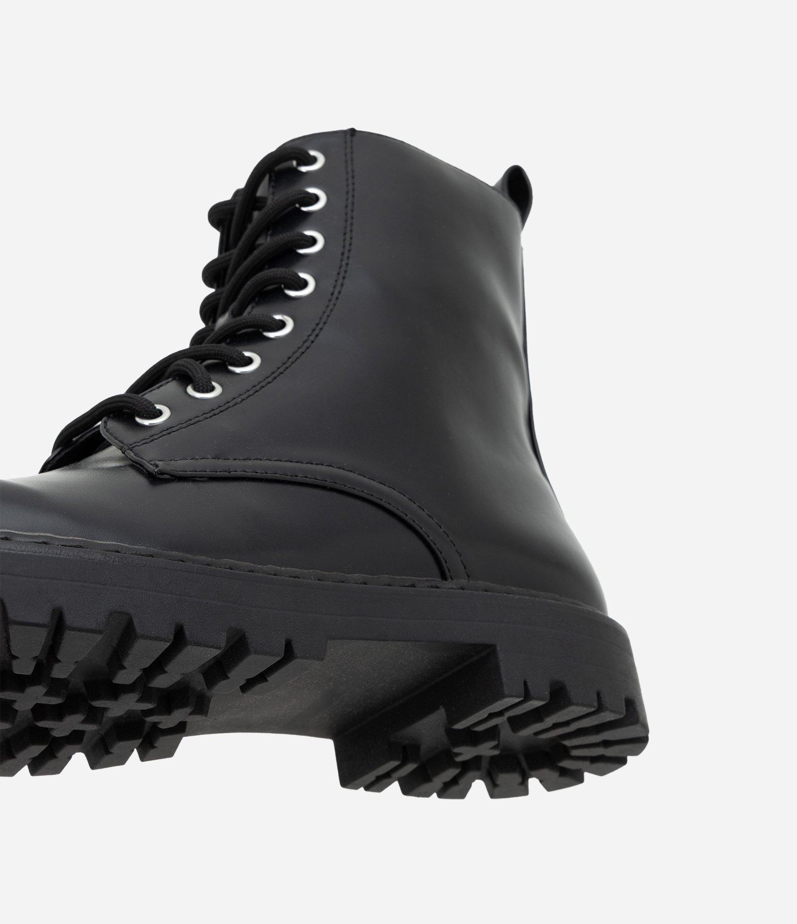 Bota Coturno em PU com Cadarço Preto 3