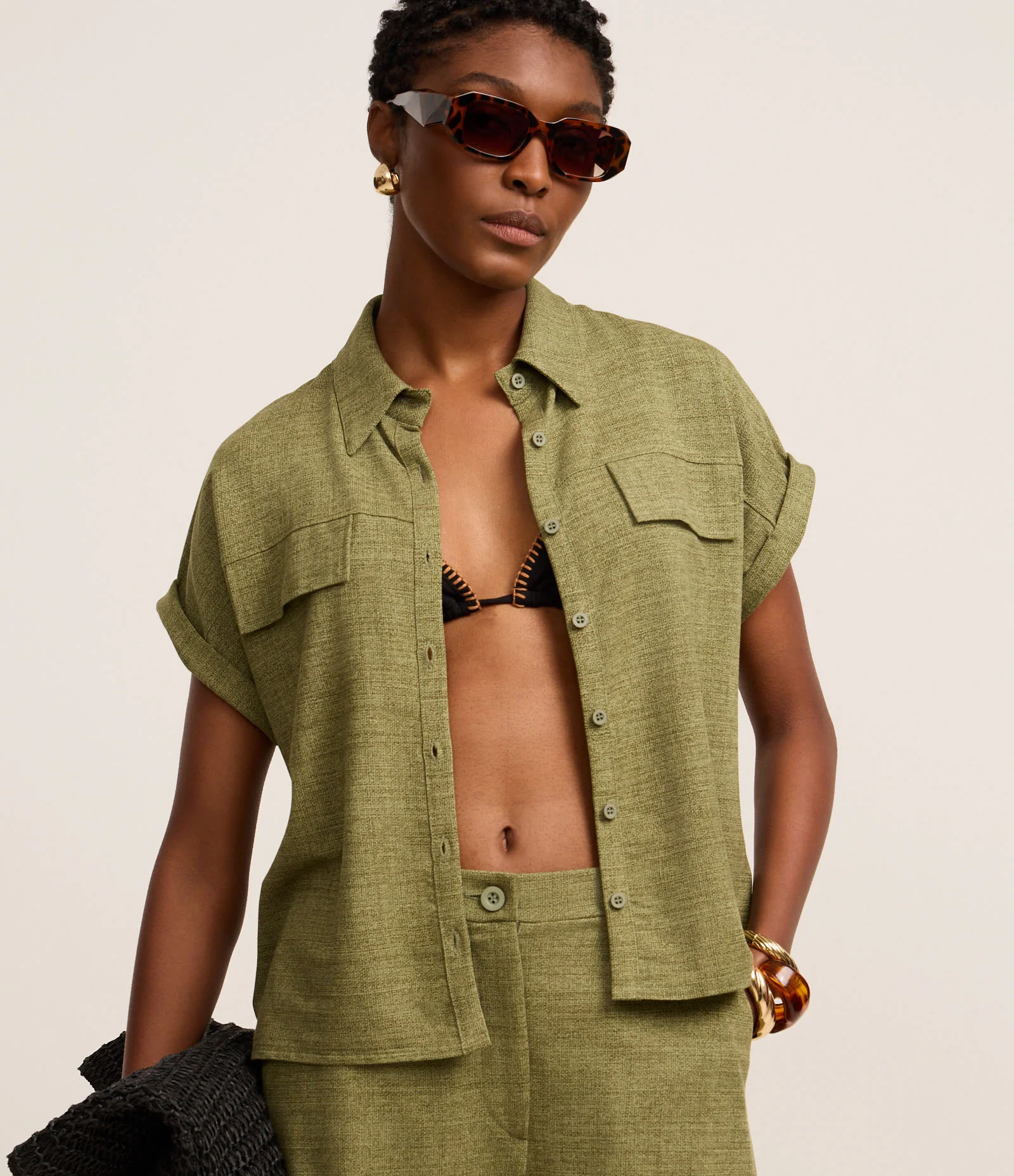 Camisa em Piquet com Lapelas e Dobra na Manga Curta Verde 1