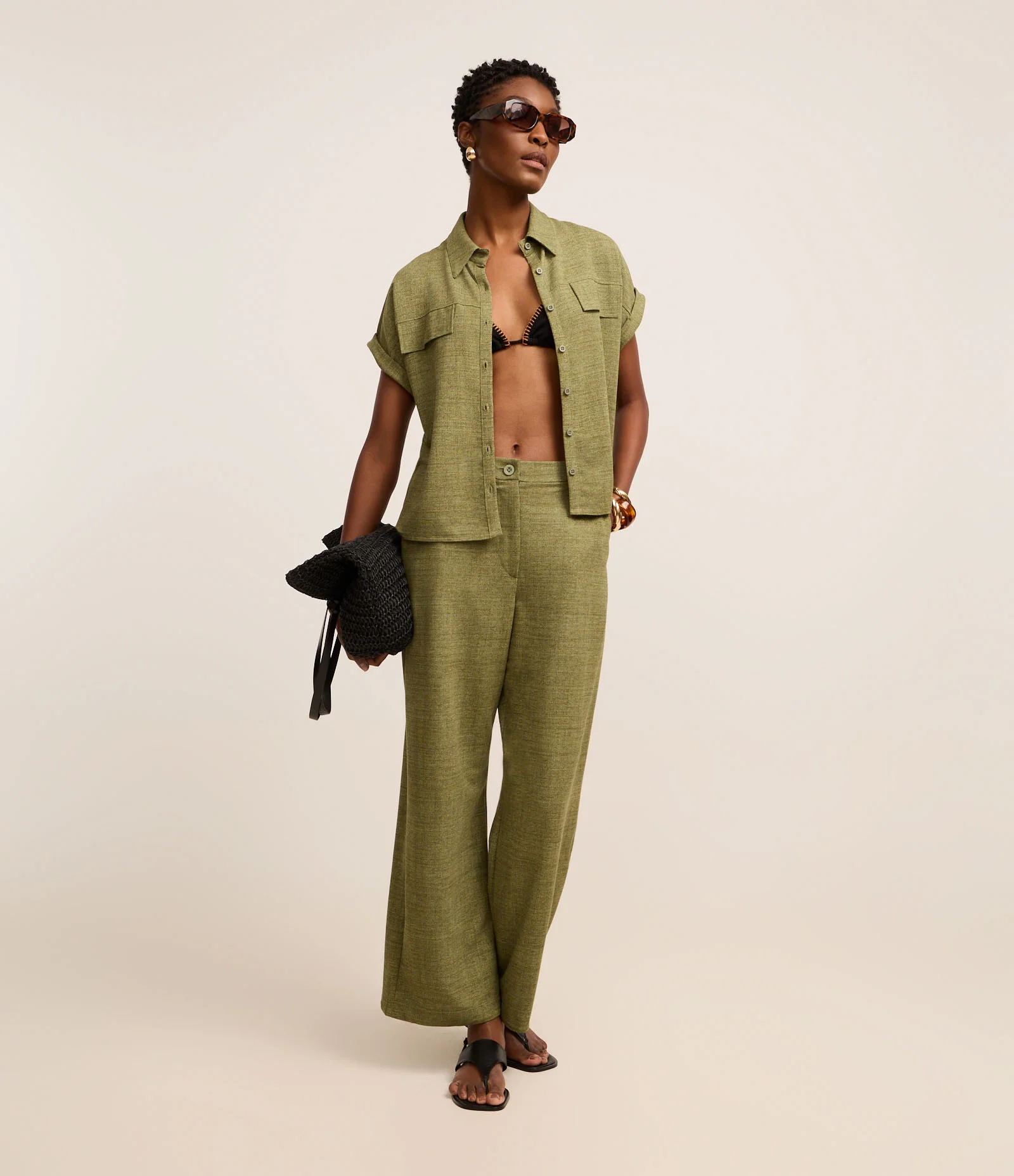 Camisa em Piquet com Lapelas e Dobra na Manga Curta Verde 2