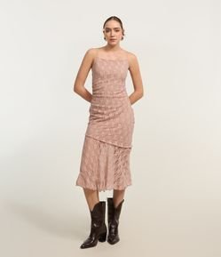 Vestido Midi em Renda com Drapeado e Barra Assimétrica