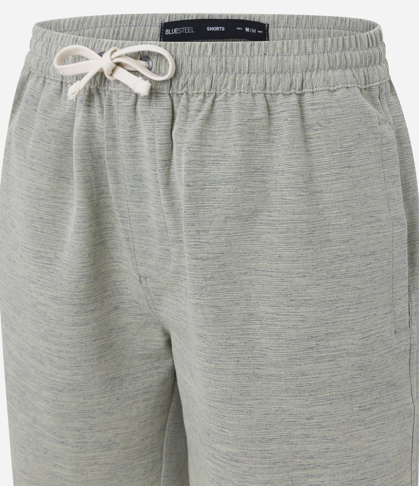 Bermuda Regular com Cordão e Efeito Rajado Verde 2