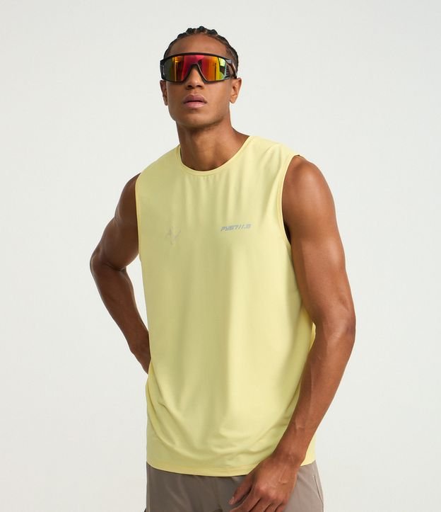 Regata Esportiva Regular em Tecnologia Dry Laser Cut com Estampa Localizada