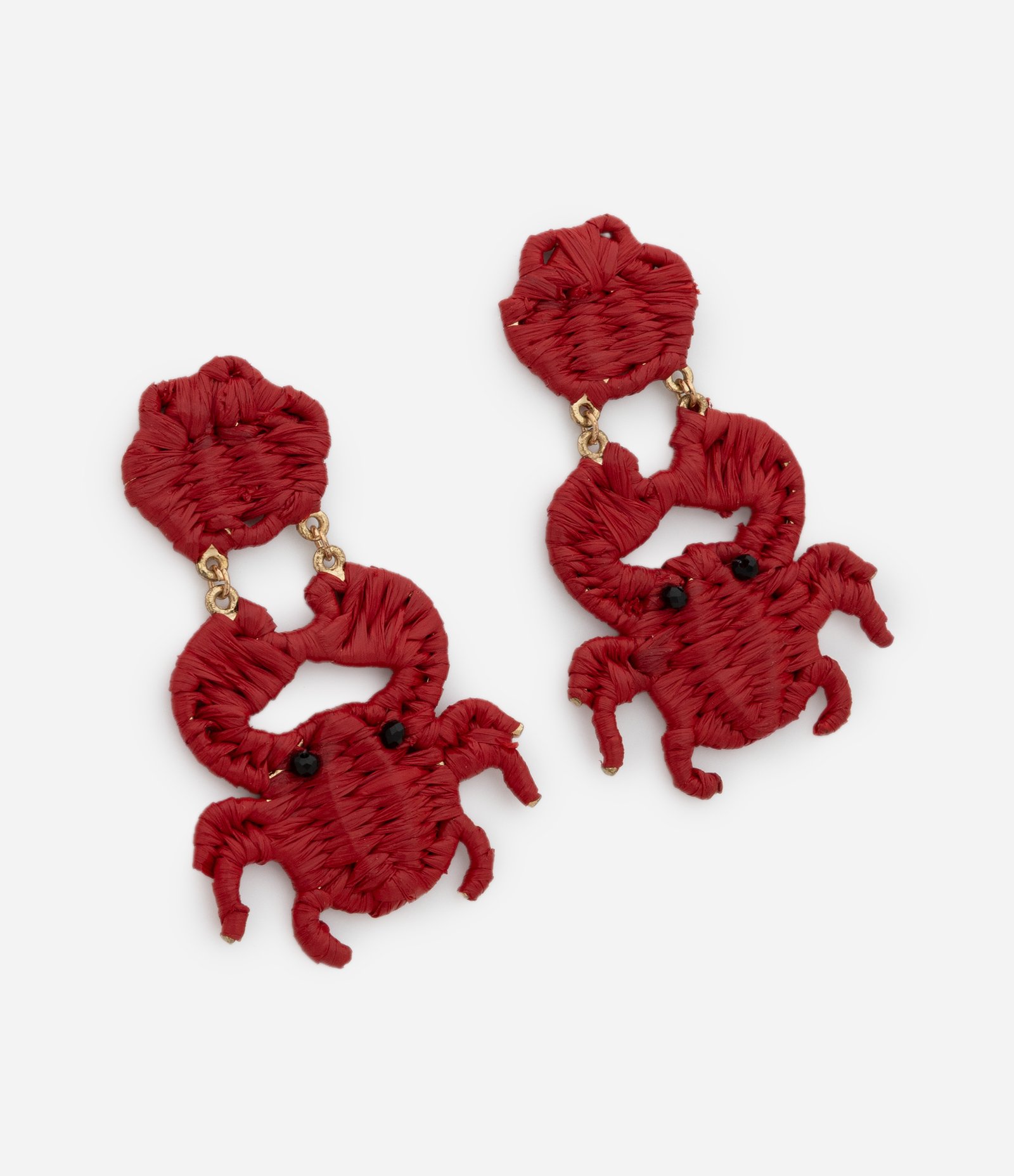 Brinco Médio em Ráfia com Pingente de Caranguejo Marrom 1