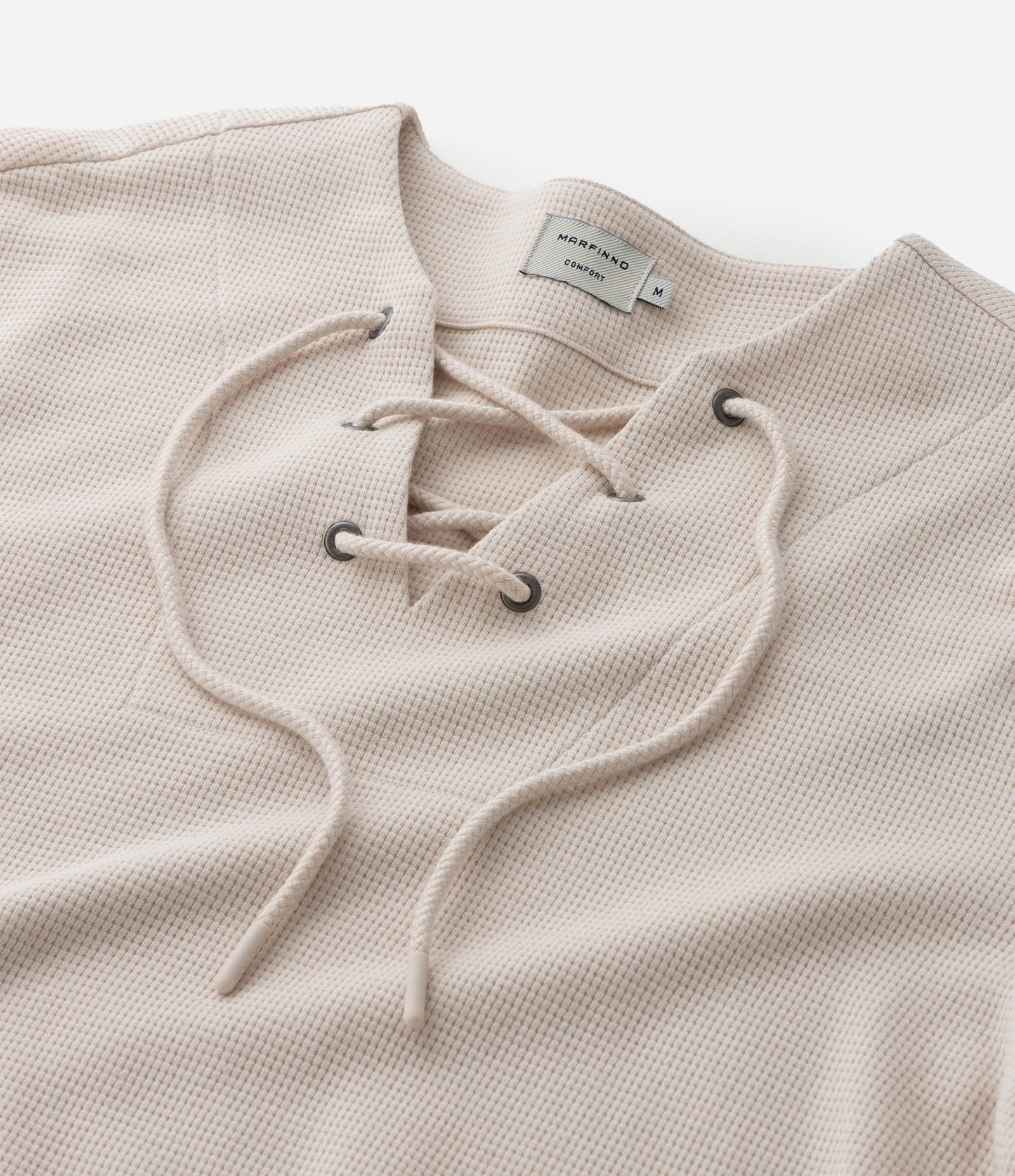 Bata Comfort Texturizado com Gola V e Amarração Bege 9