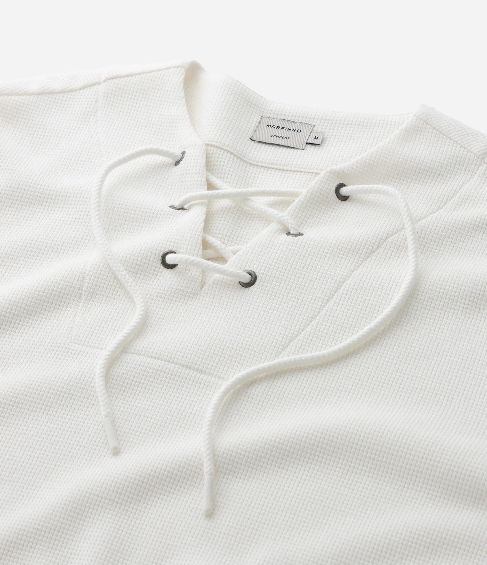 Bata Comfort Texturizado com Gola V e Amarração Branco 8