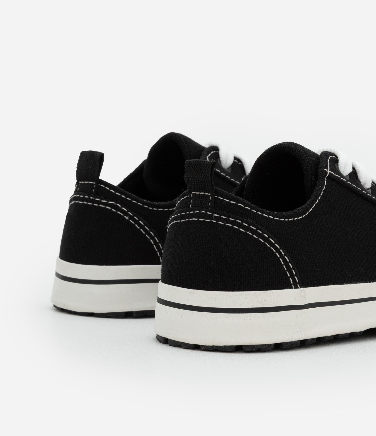 Tênis Casual Infantil com Costuras Contrastantes - Tam 28 ao 34 Preto 4