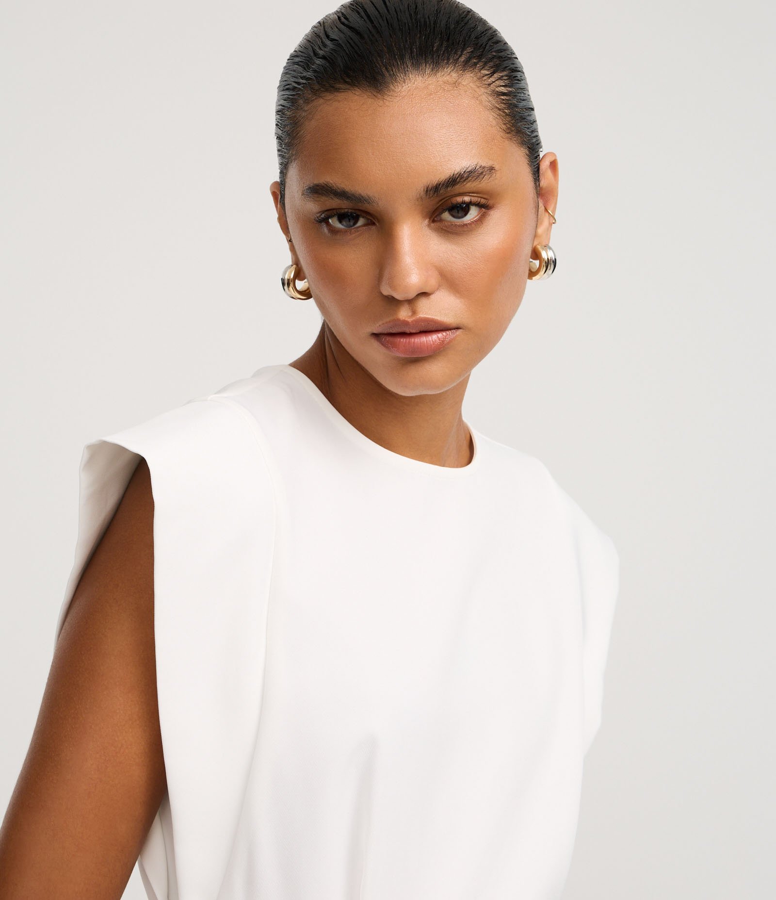 Vestido Curto em Alfaiataria com Cinto de PU Branco 3