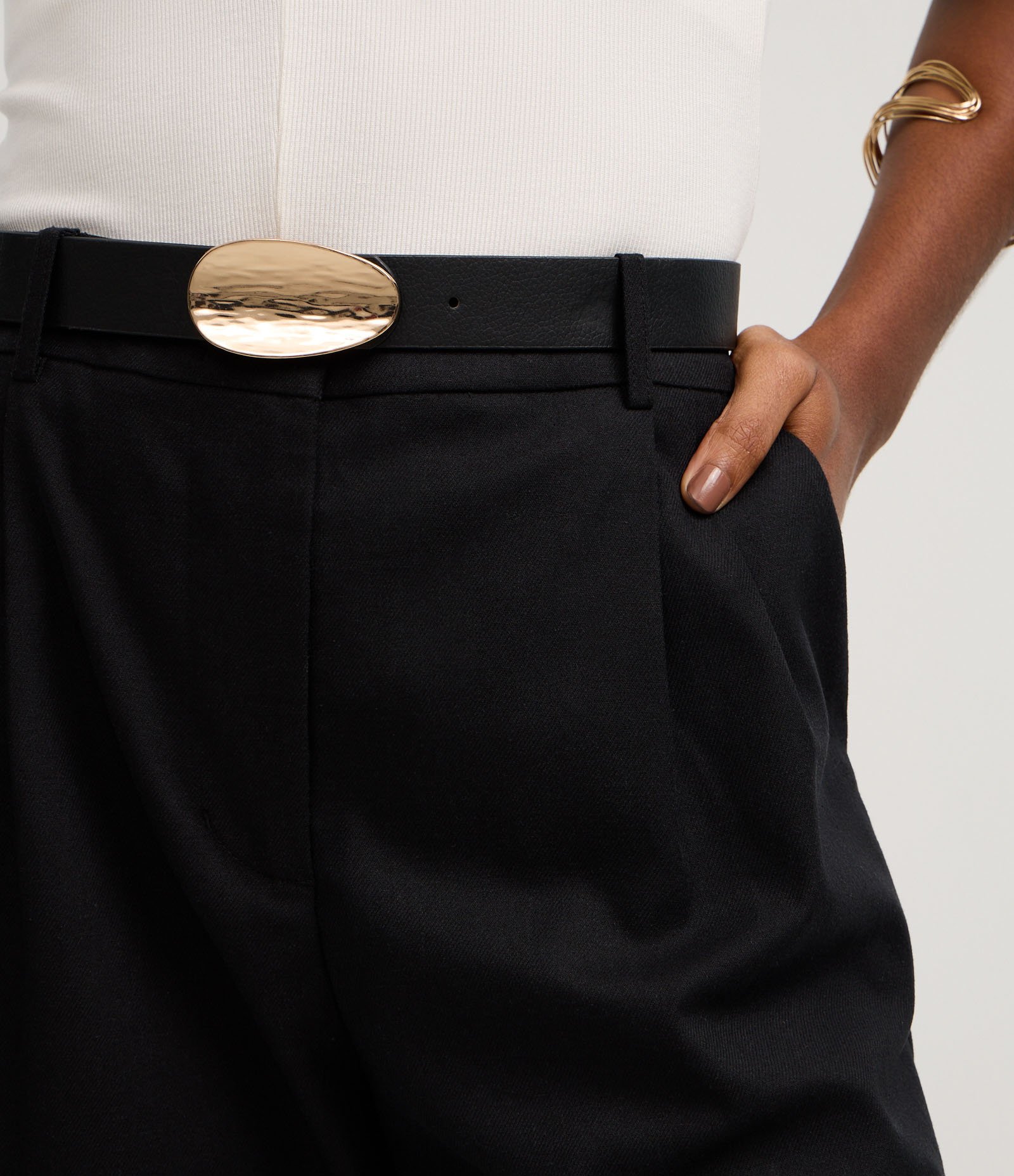 Bermuda com Linho e Cinto Afivelado Preto 4