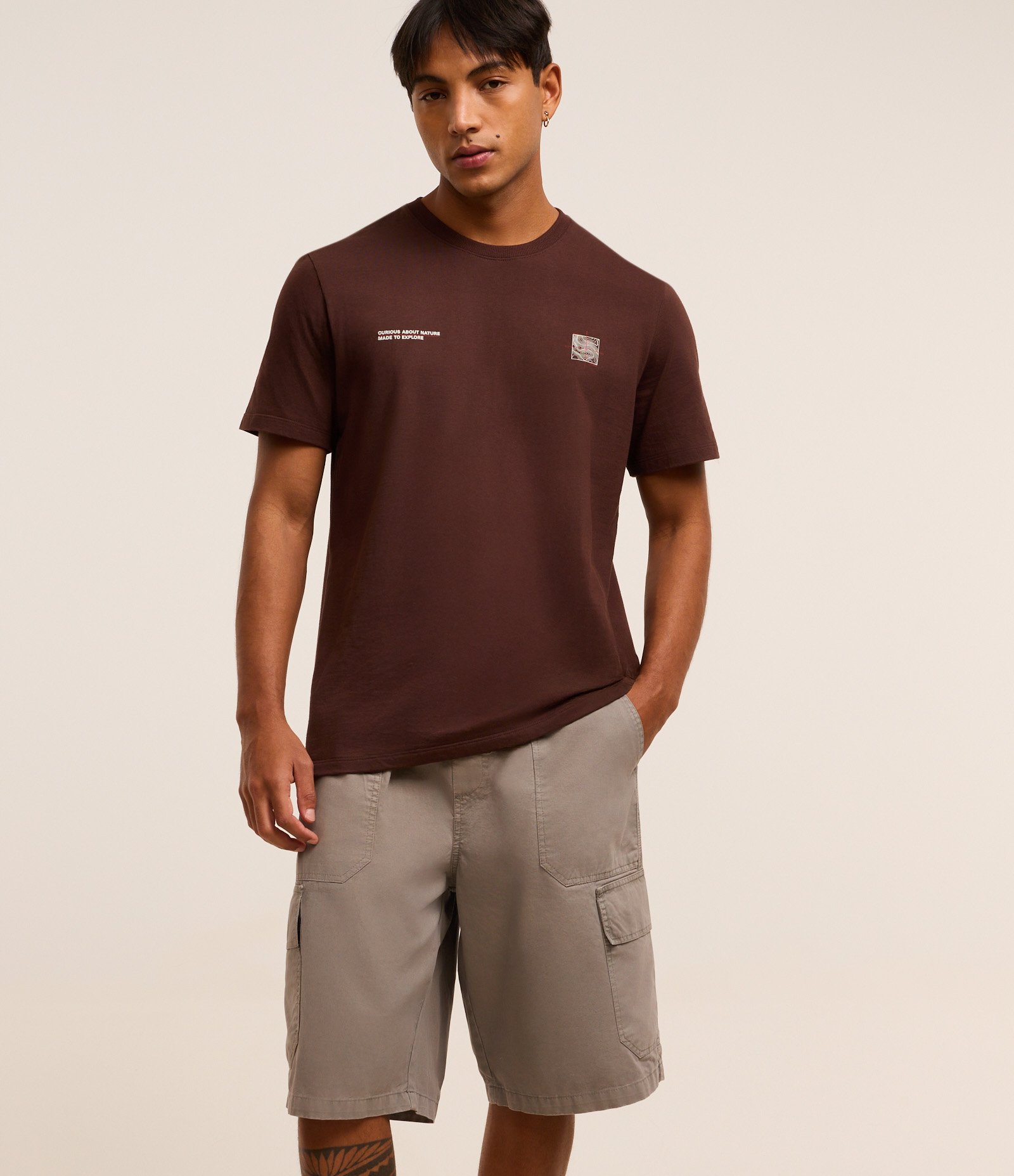 Bermuda Baggy em Sarja com Bolso Cargo Cinza 4