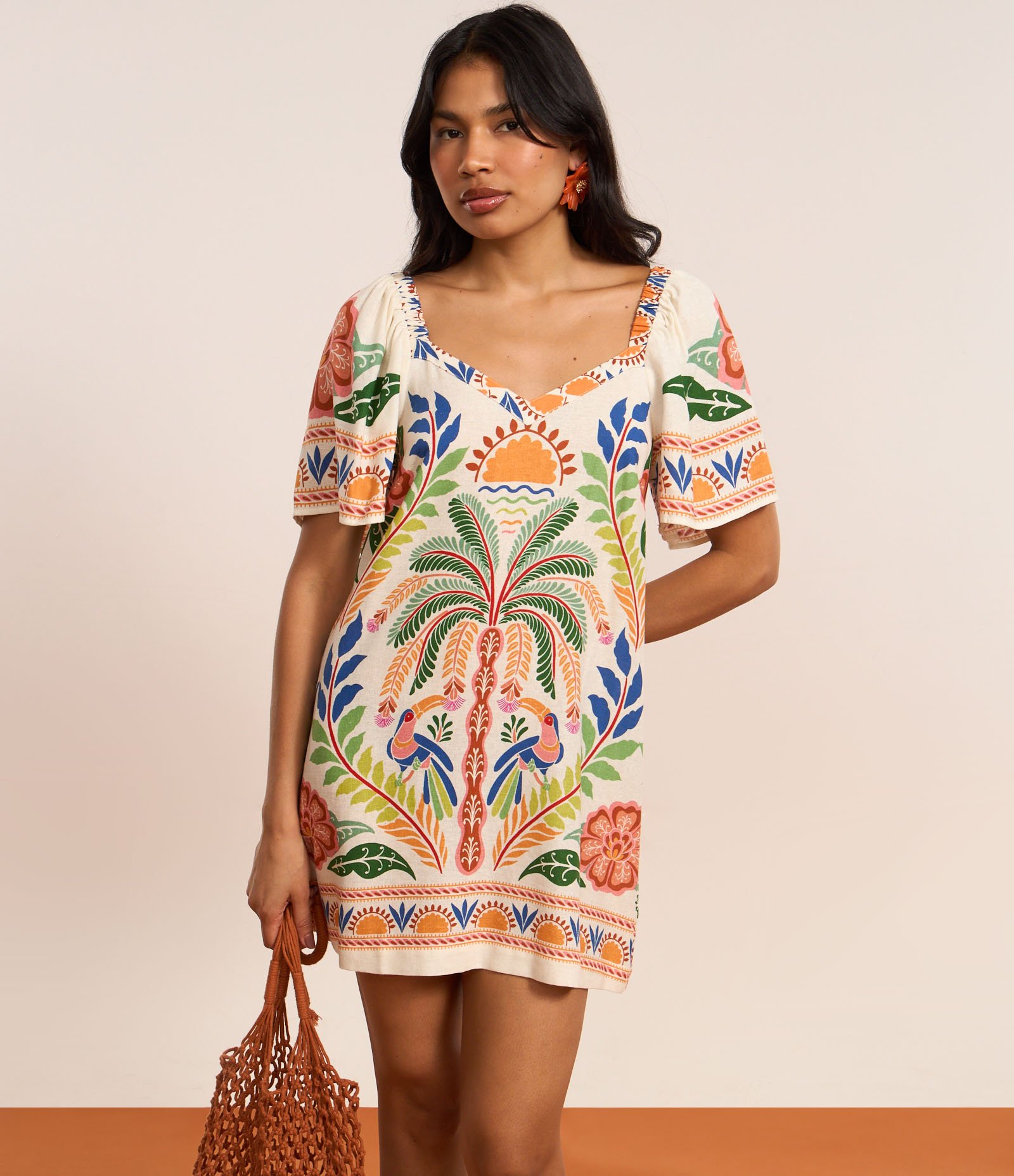 Vestido Curto em Viscolinho com Estampa Tropical Multicores 4