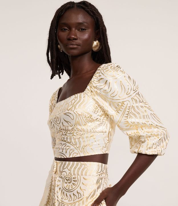 Cor: Dourad/Branco | Tamanho: M