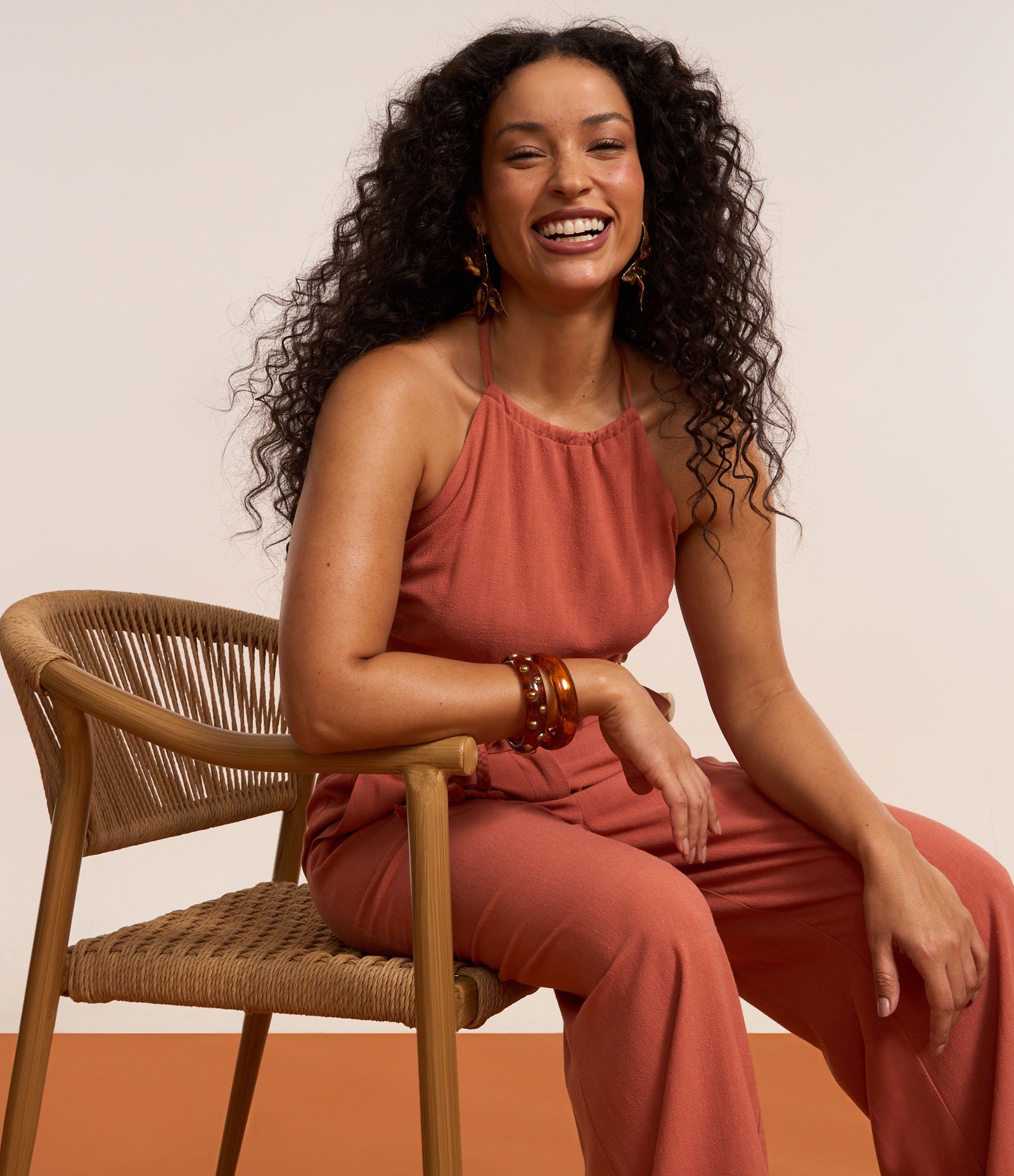 Blusa em Viscolinho com Decote Halter e Conchas Laranja 5