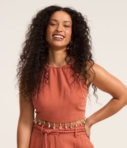 Blusa em Viscolinho com Decote Halter e Conchas