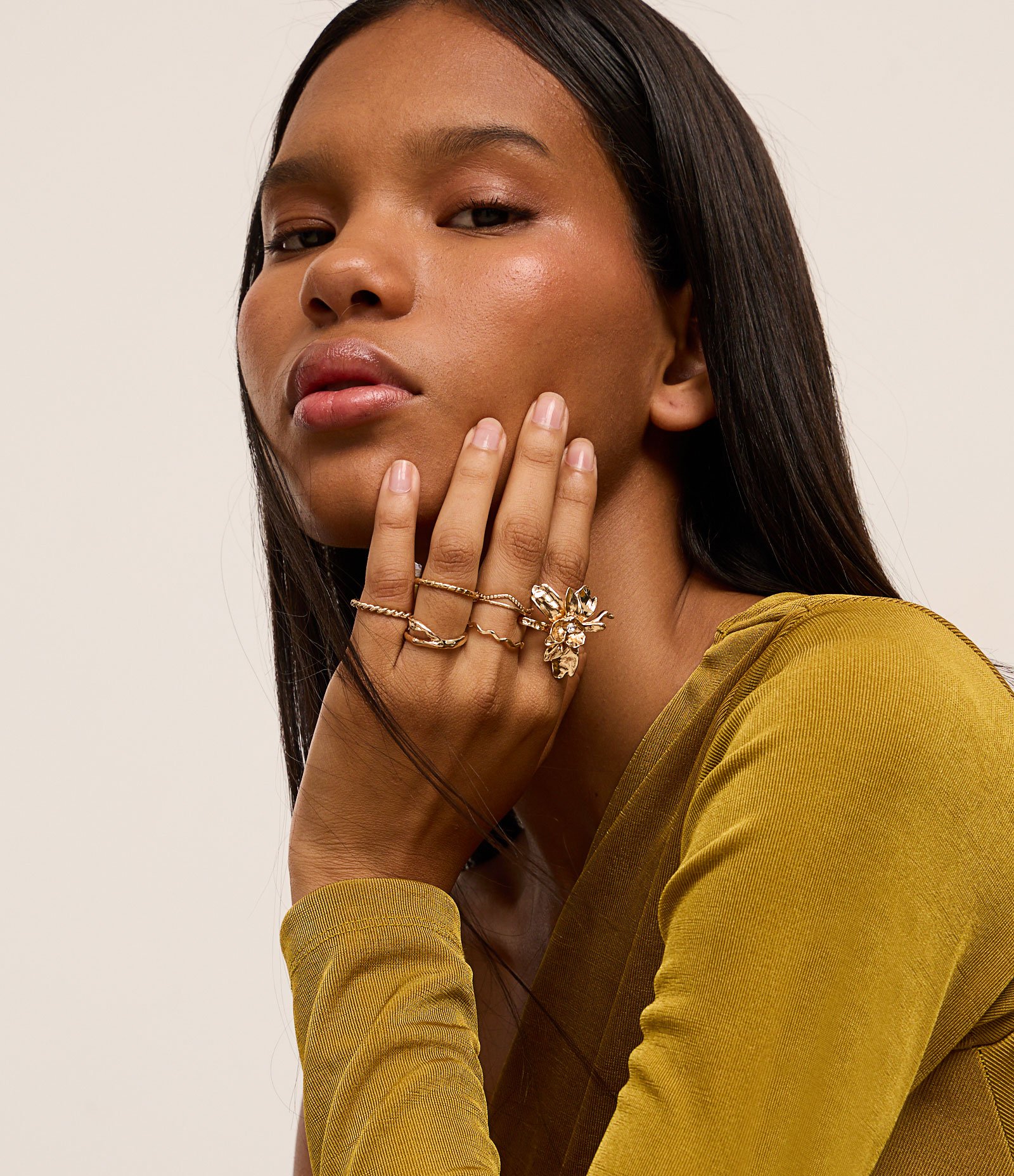 Kit 06 Anéis em Metal com Formas Variadas Dourado 1