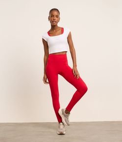 Camiseta Cropped Esportiva em Microfibra com Estampa Lettering