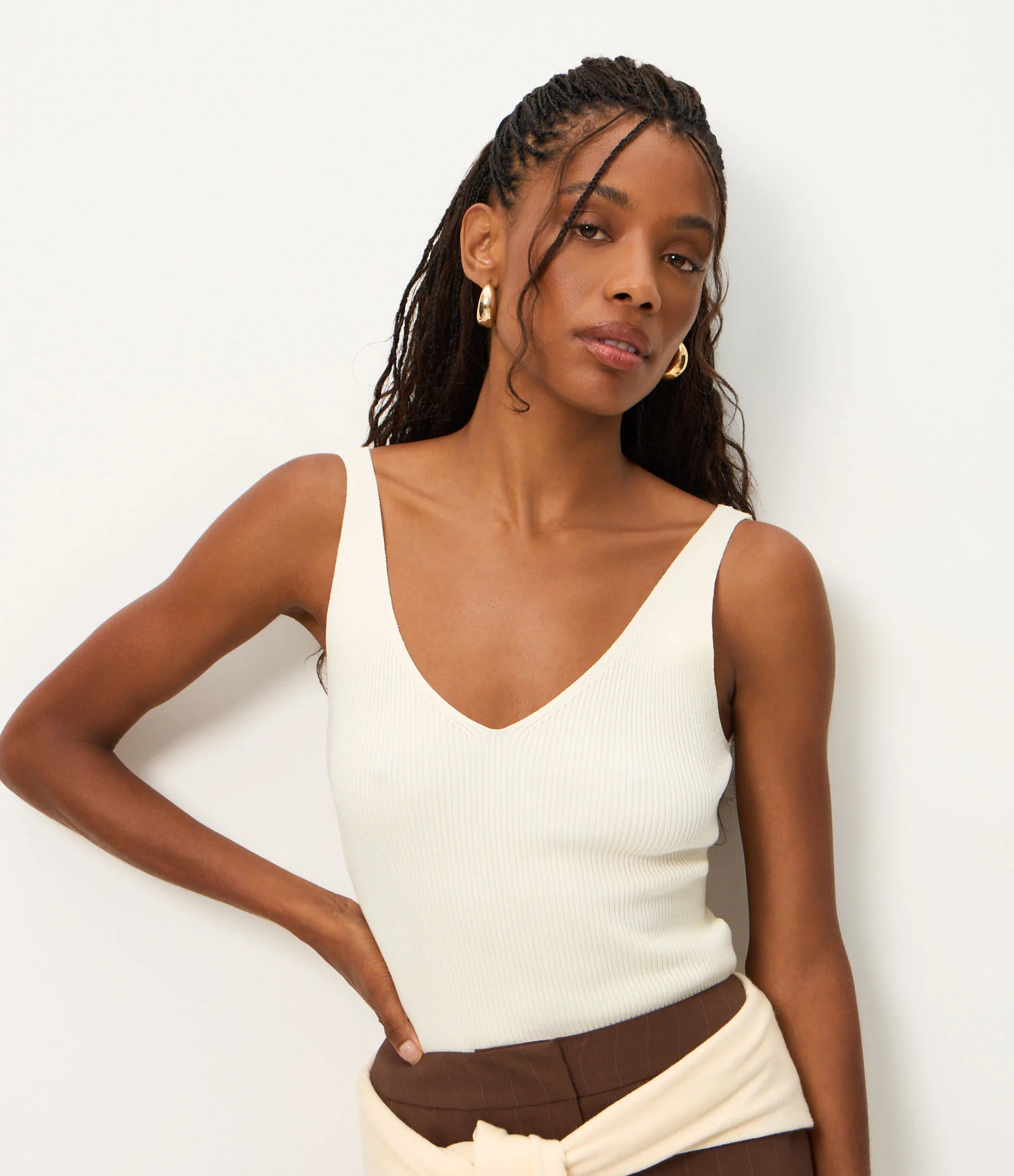 Blusa Canelada em Tricô com Decote V e Costas Decotadas Off White 2