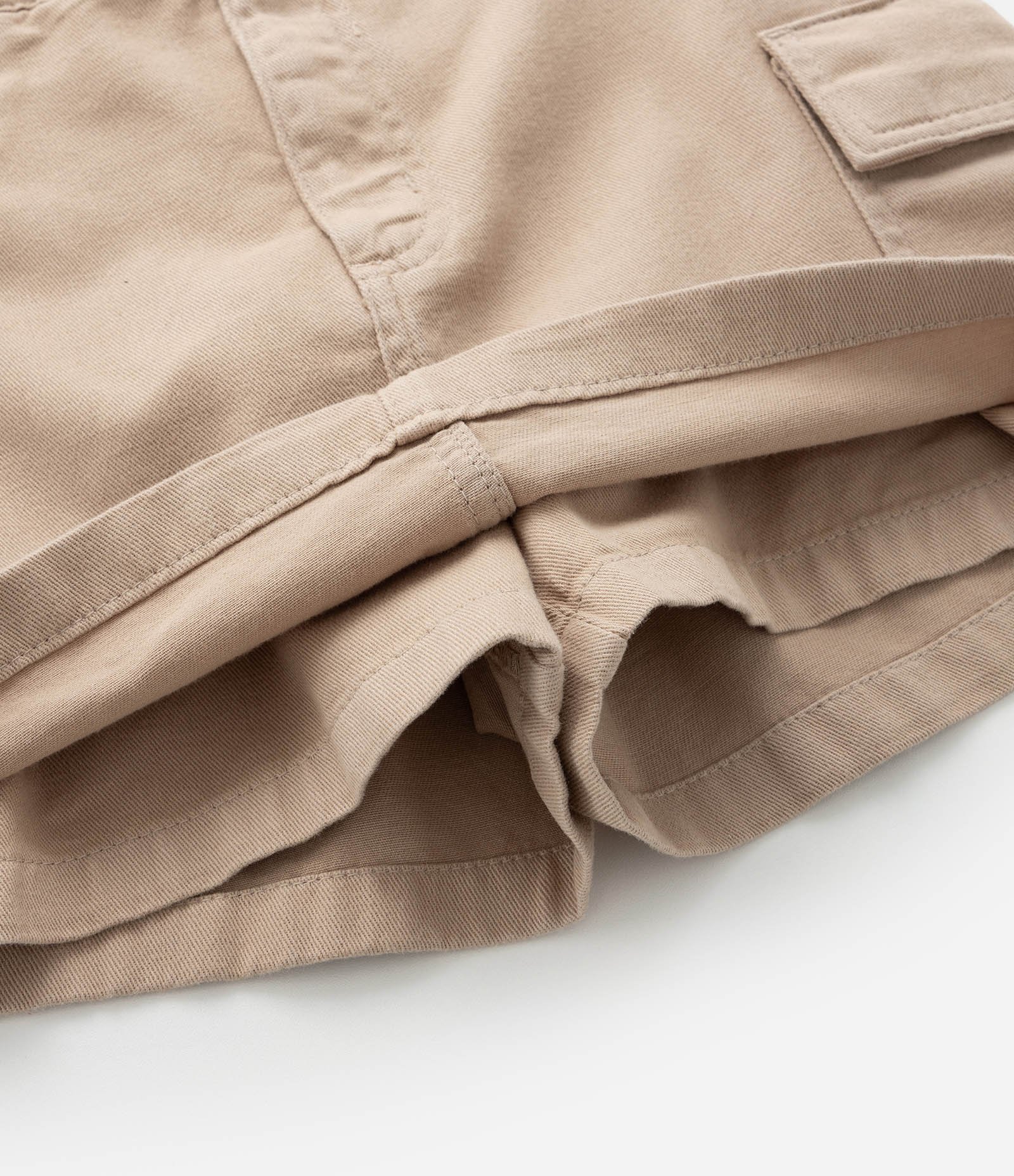 Short Saia Infantil em Jeans com Cós Ajustável e Bolso Cargo - Tam 5 A 14 Anos Bege 3