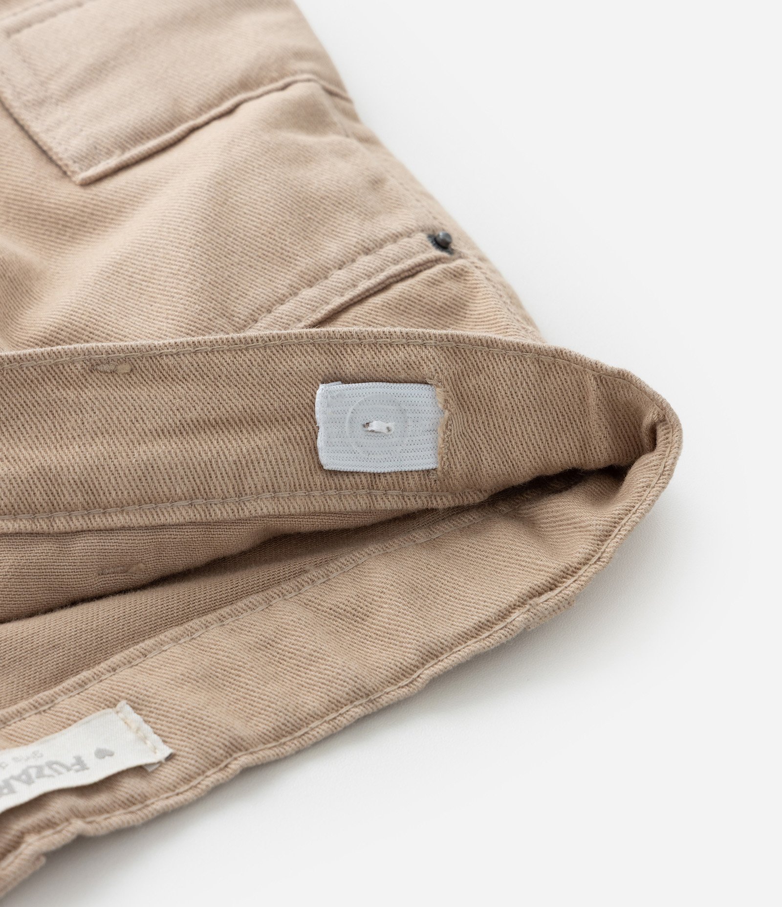 Short Saia Infantil em Jeans com Cós Ajustável e Bolso Cargo - Tam 5 A 14 Anos Bege 4