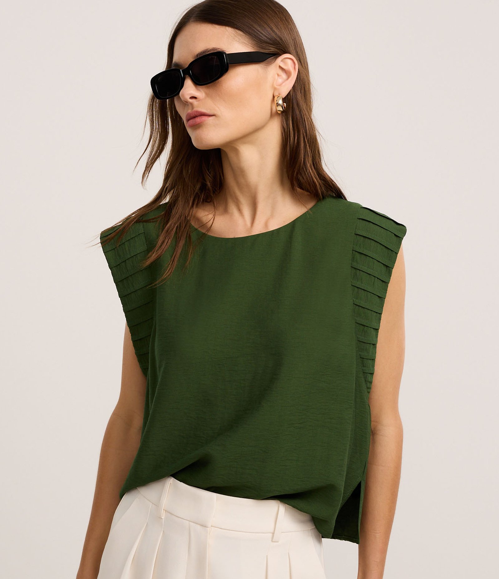 Blusa em Airflow com Recortes no Ombro Verde 1