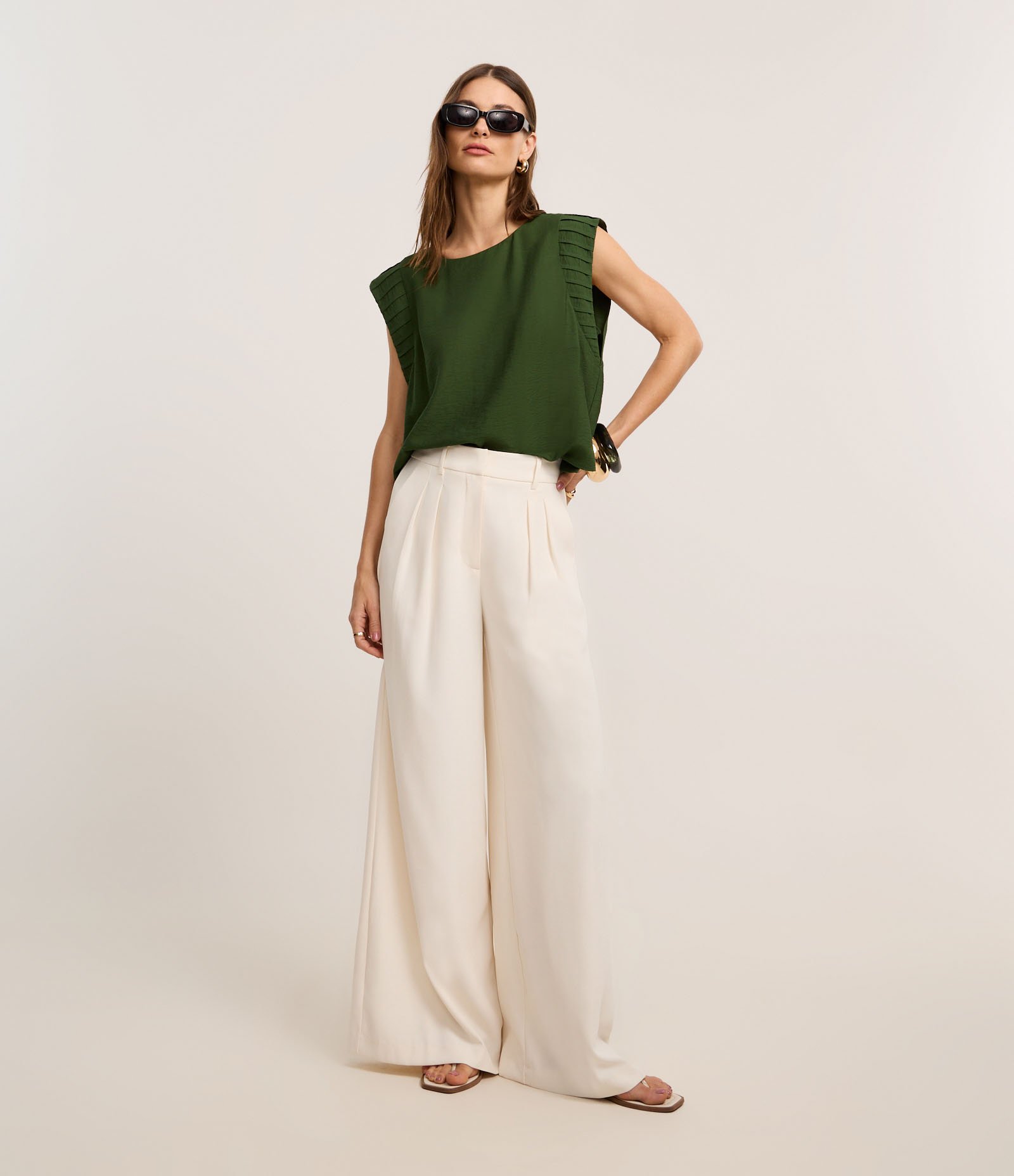 Blusa em Airflow com Recortes no Ombro Verde 2