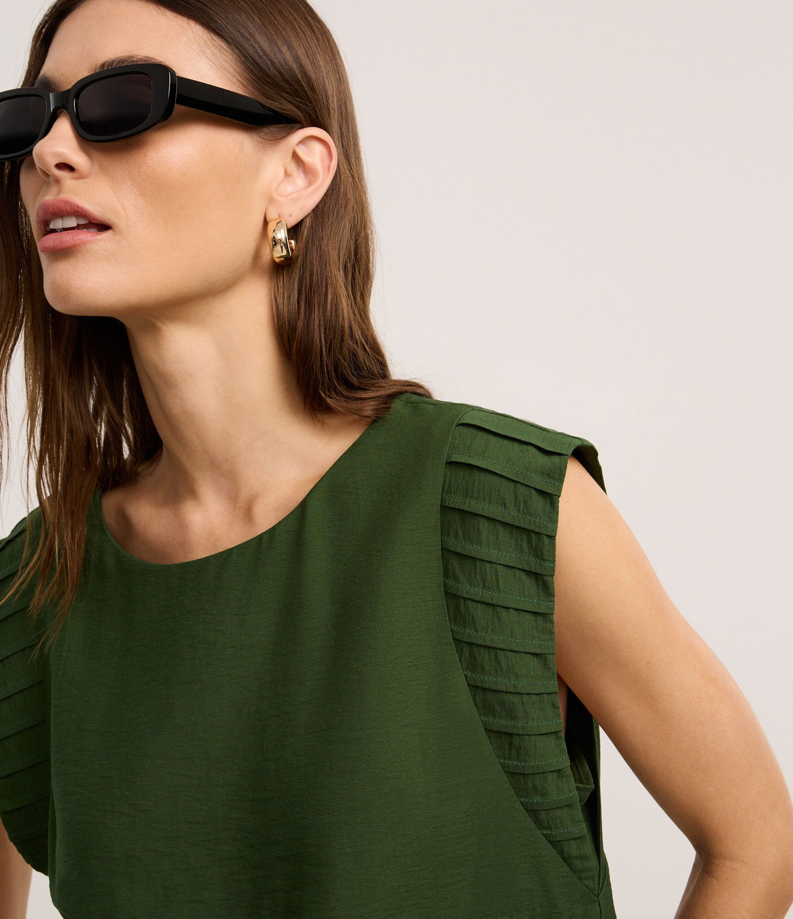 Blusa em Airflow com Recortes no Ombro Verde 3