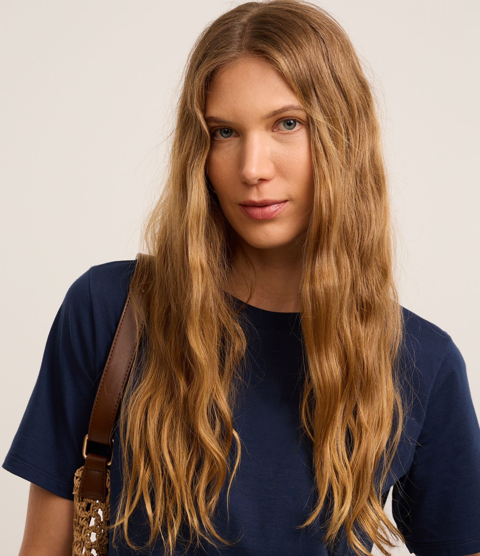 Camiseta Slim em Algodão com Barra Bordada de Coqueiros Azul 4