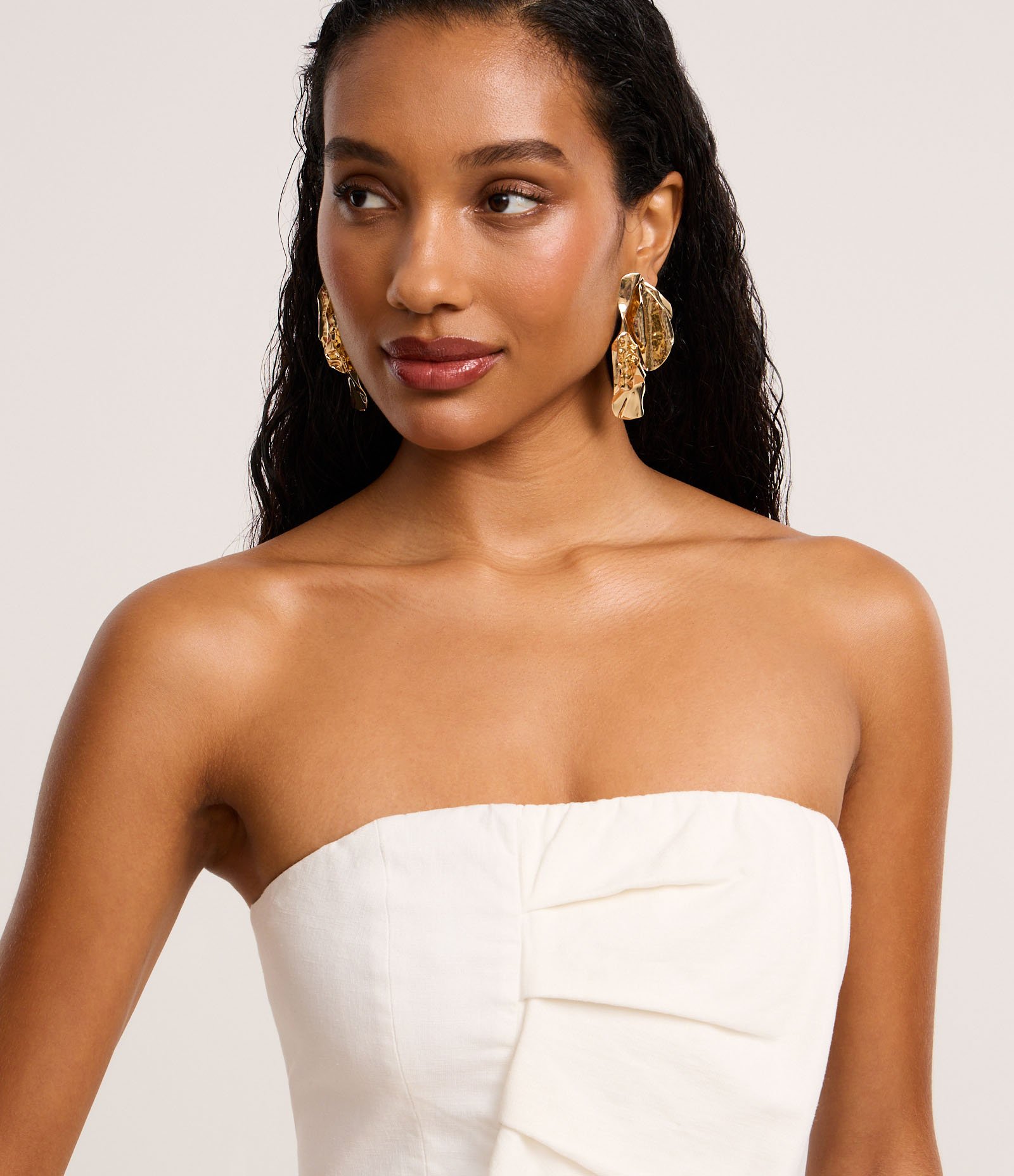 Blusa Sem Alça em Viscolinho com Transpasse Assimétrico Off White 3