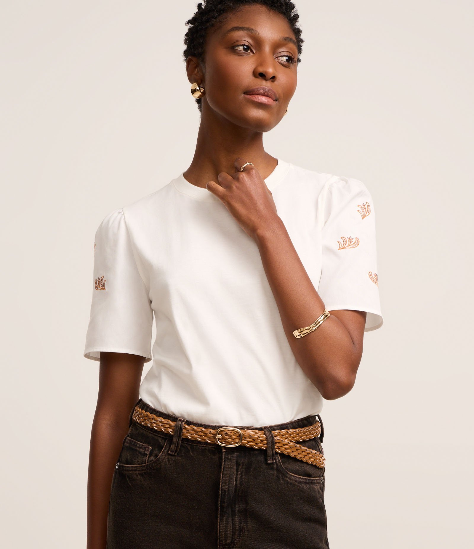 Blusa em Algodão com Bordado de Folhagem na Manga Bufante Branco 1